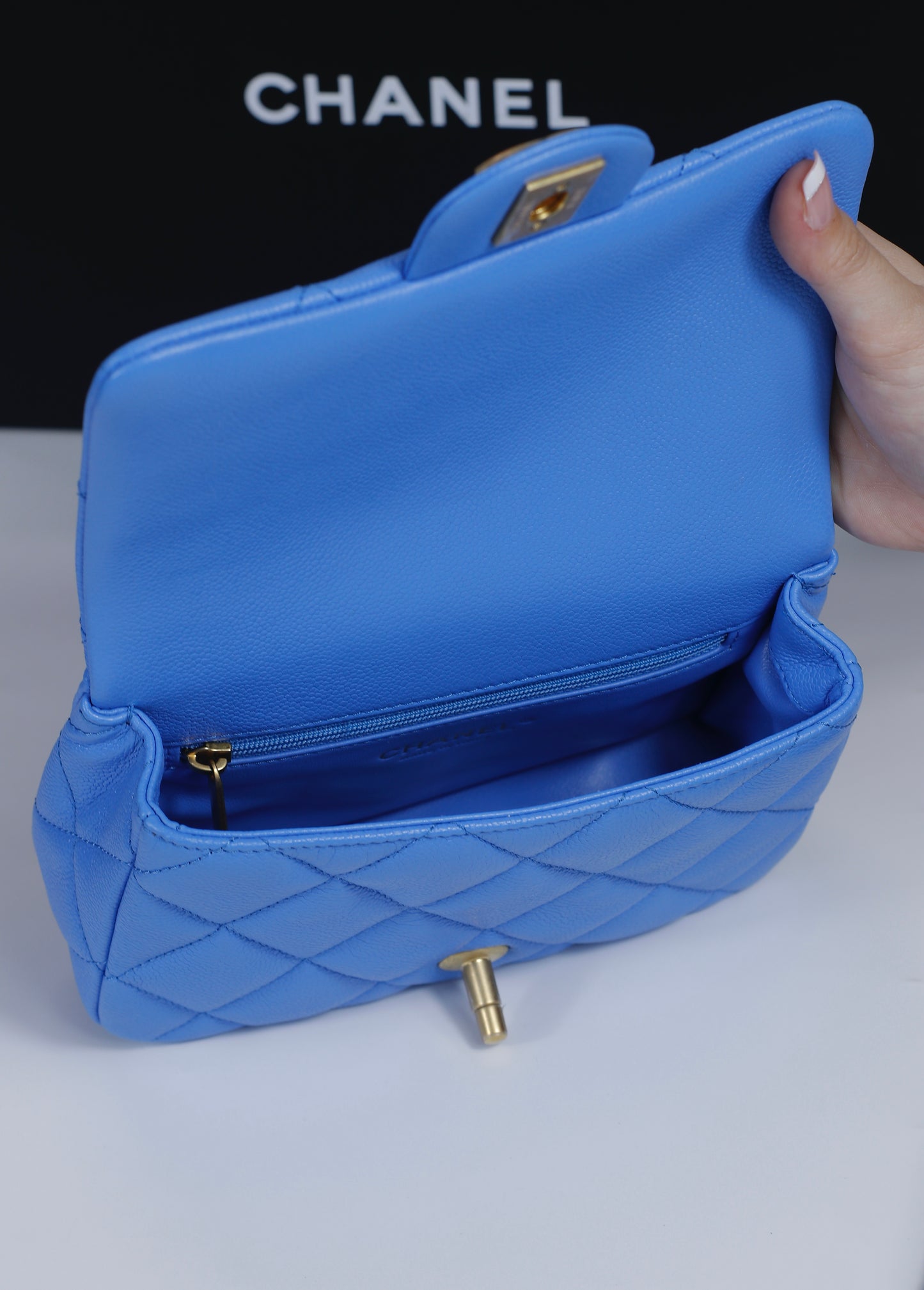 Pearl Crush Mini – Blue Caviar with Gold Hardware (Microchipped)