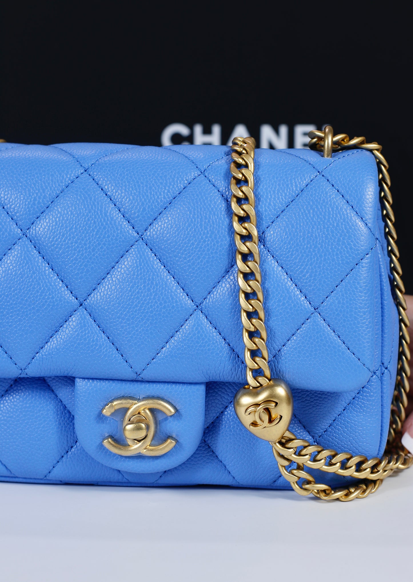 Pearl Crush Mini – Blue Caviar with Gold Hardware (Microchipped)