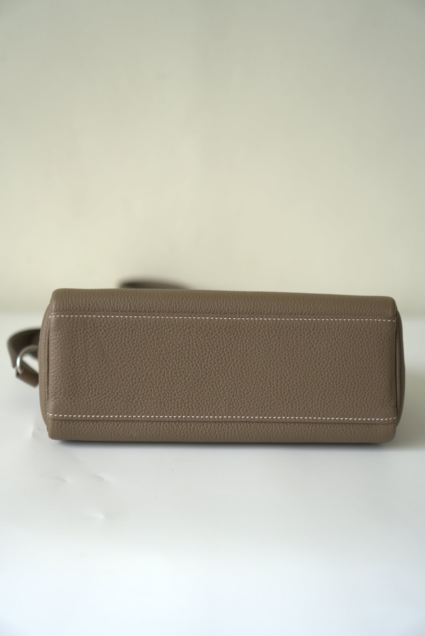 Kelly Messenger in Étoupe