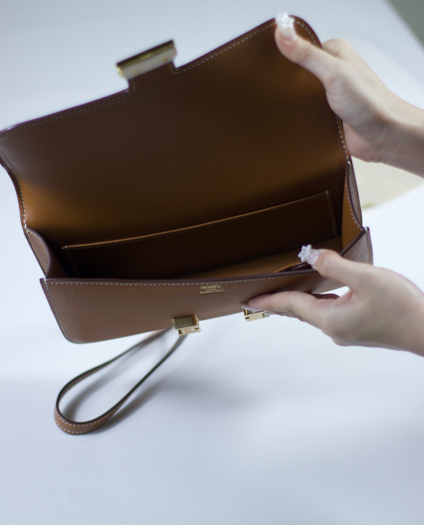 Constanc Élan – Gold Epsom with Gold Hardware