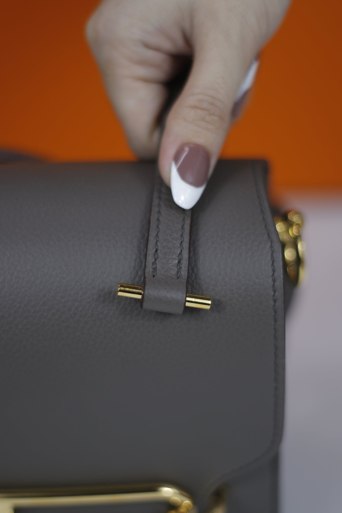 Roulis 18 – Etain with Gold Hardware
