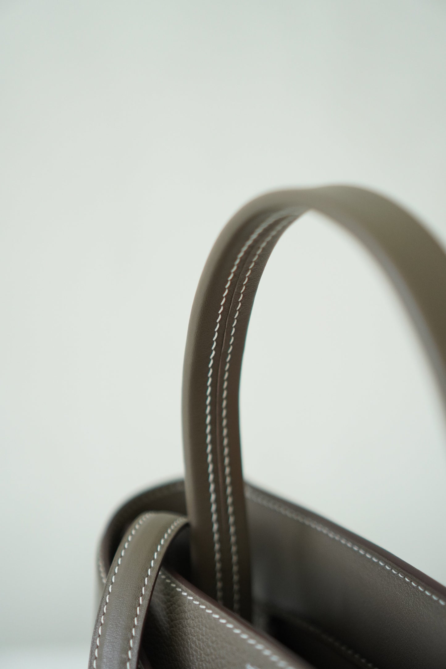 Medor Bag in Etoupe
