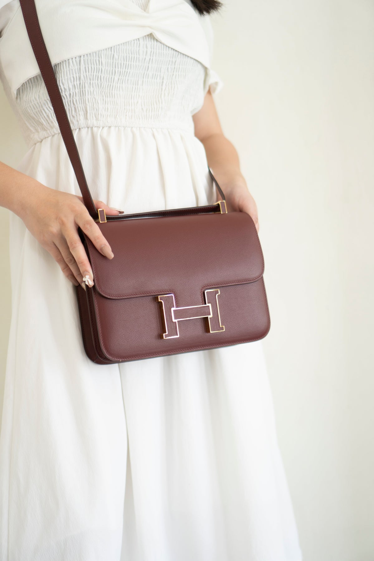 Constanc 24 – Rouge H Evercolor Leather with Gold Hardware (Leather-Covered H Clasp)