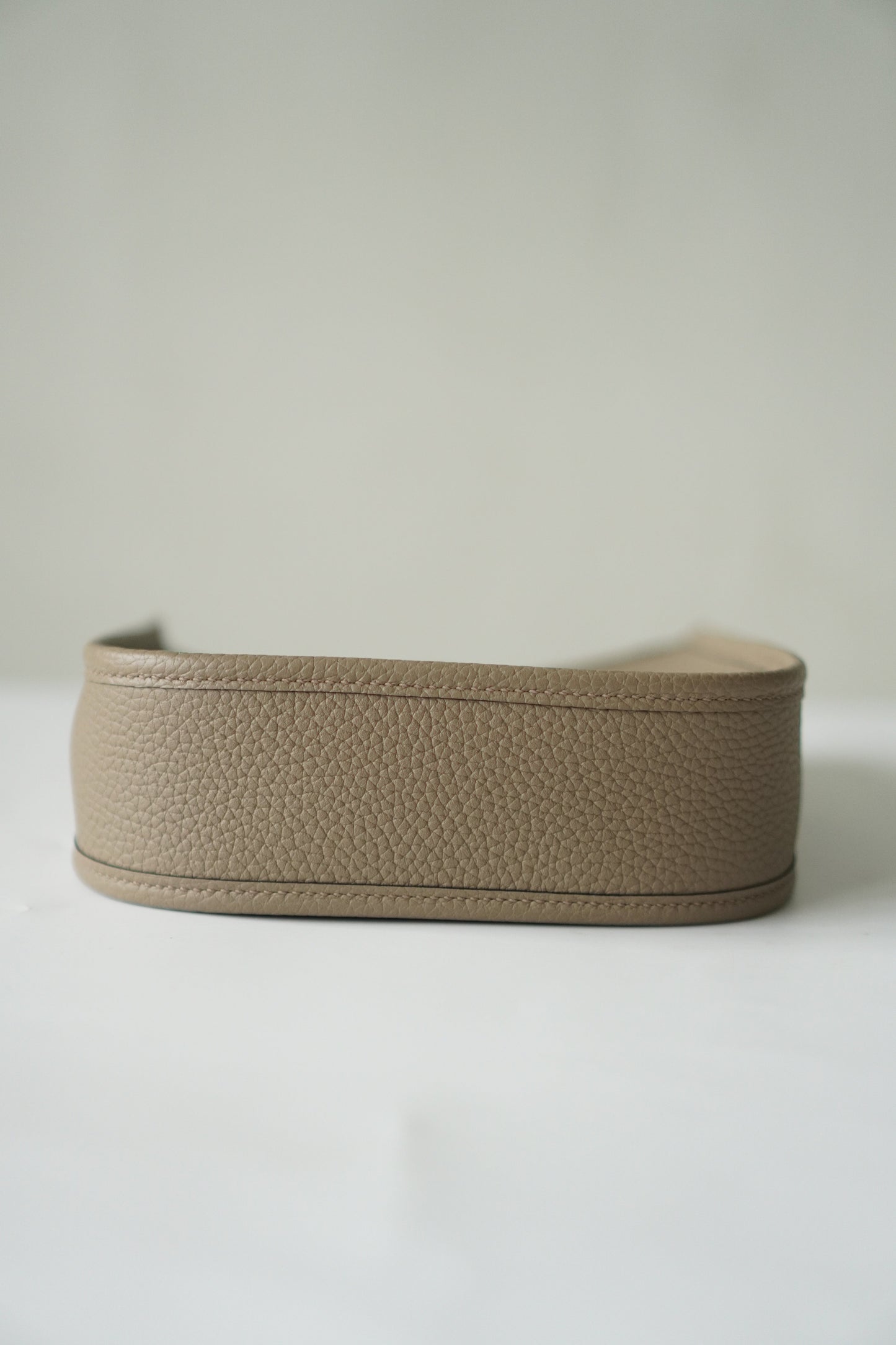 Evelyne TPM in a soft neutral beige