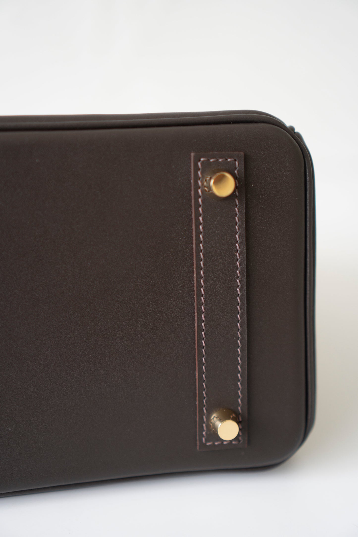 BK 25 in Ebene Saddle Leather with Permabrass Hardware
