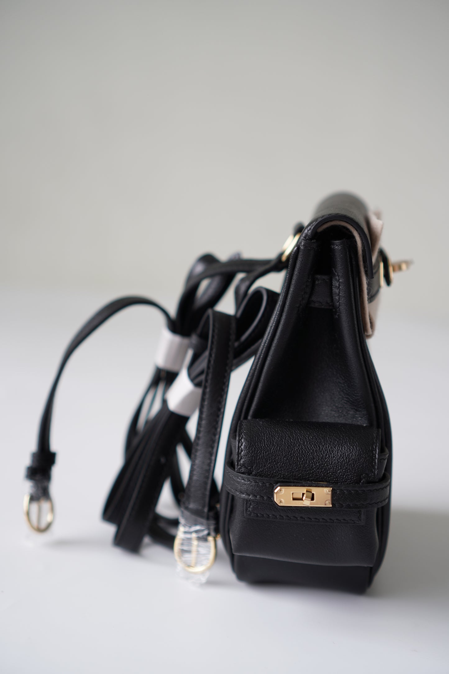 Kelly Jump Backpack in Noir Swift leather