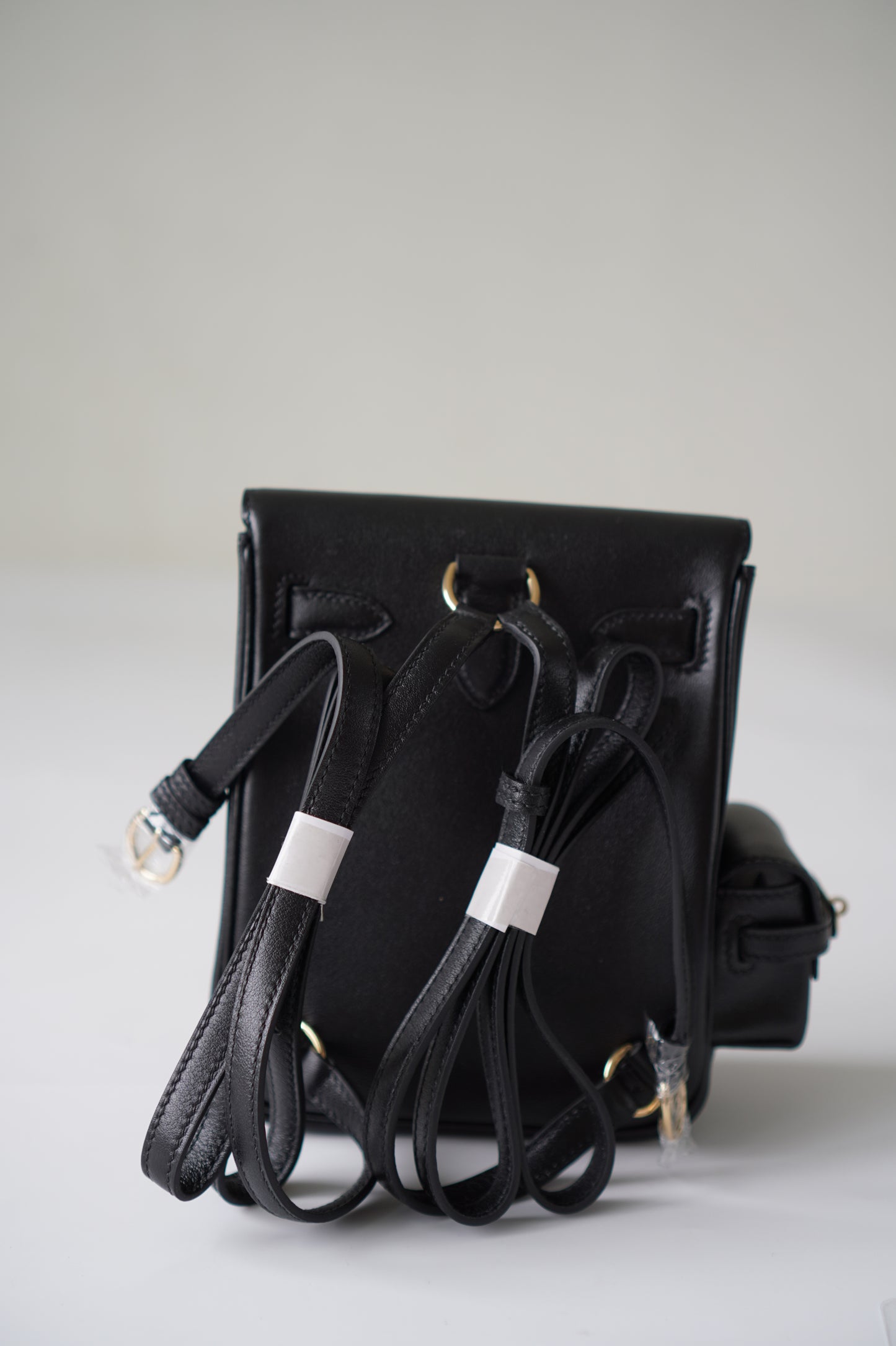 Kelly Jump Backpack in Noir Swift leather