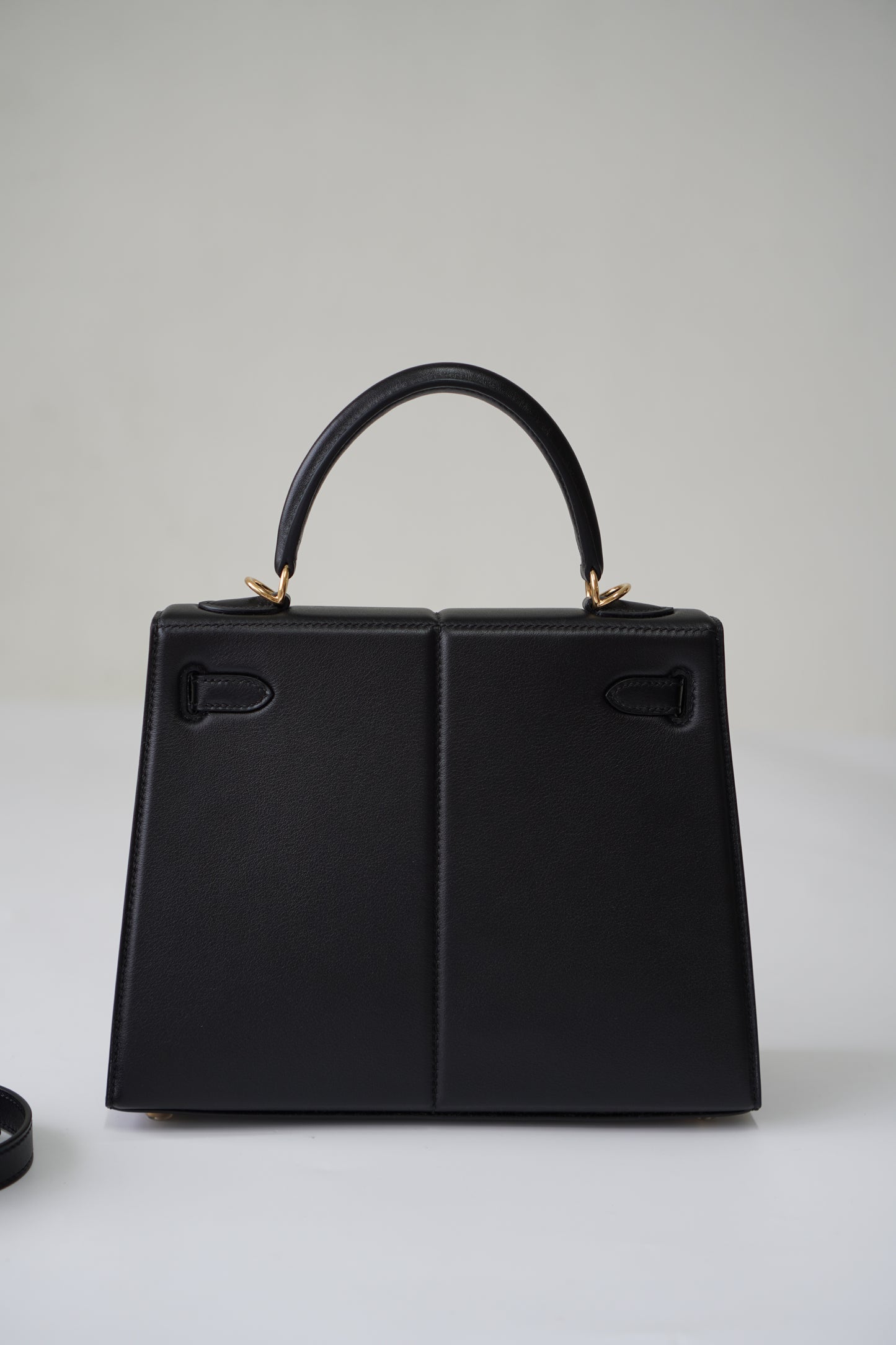 Kelly 25 Padded in Noir Swift