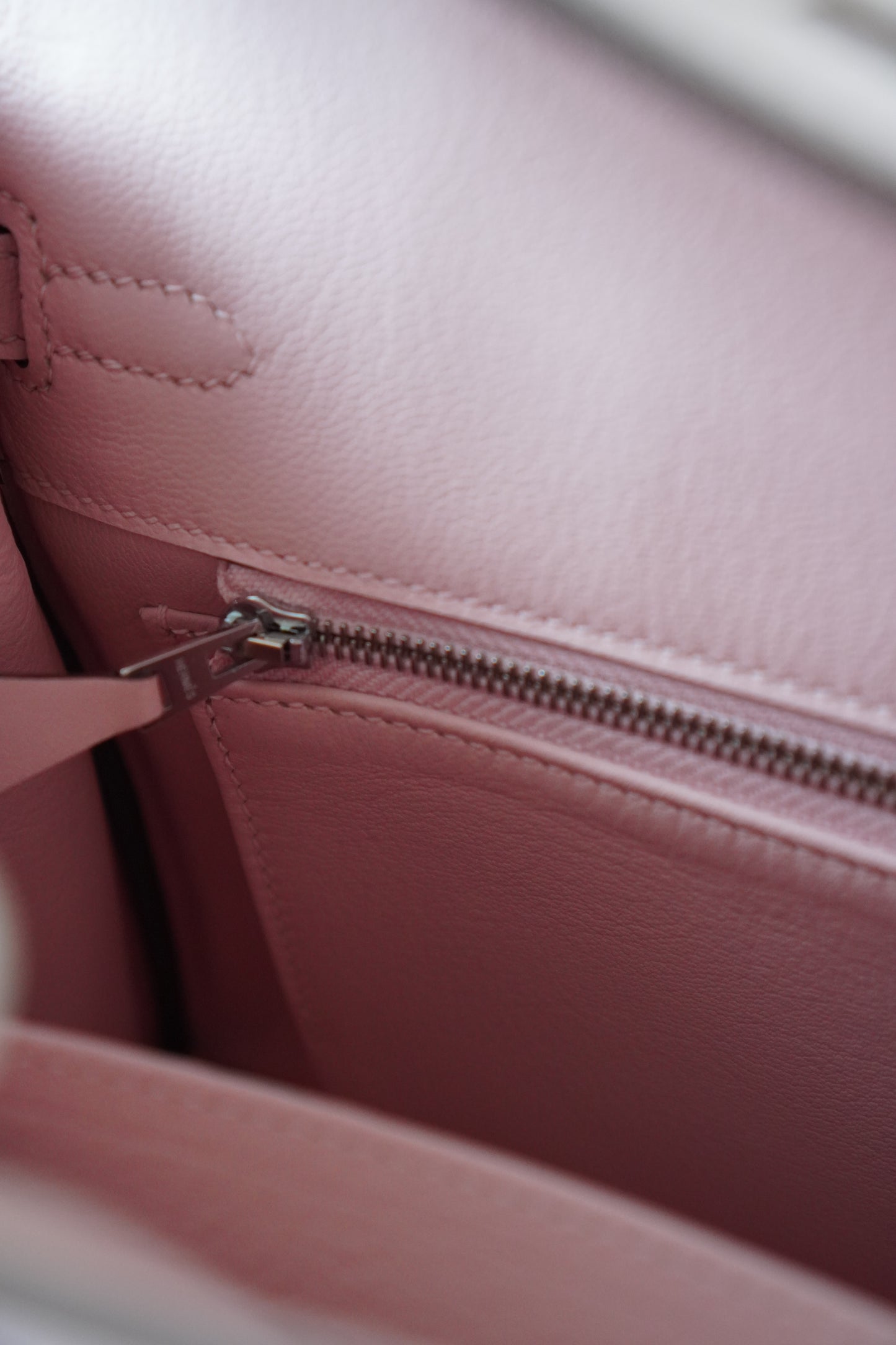 Birkin 25 in Rose Sakura Swift leather