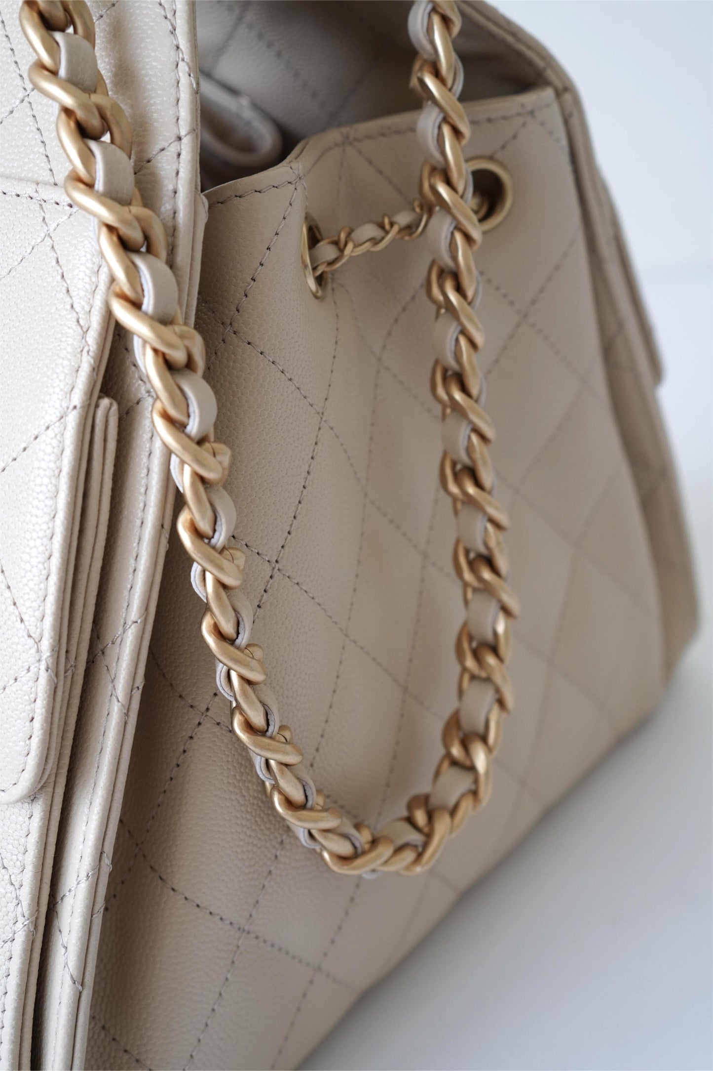 C25 Drawstring Tote in Beige Caviar Leather