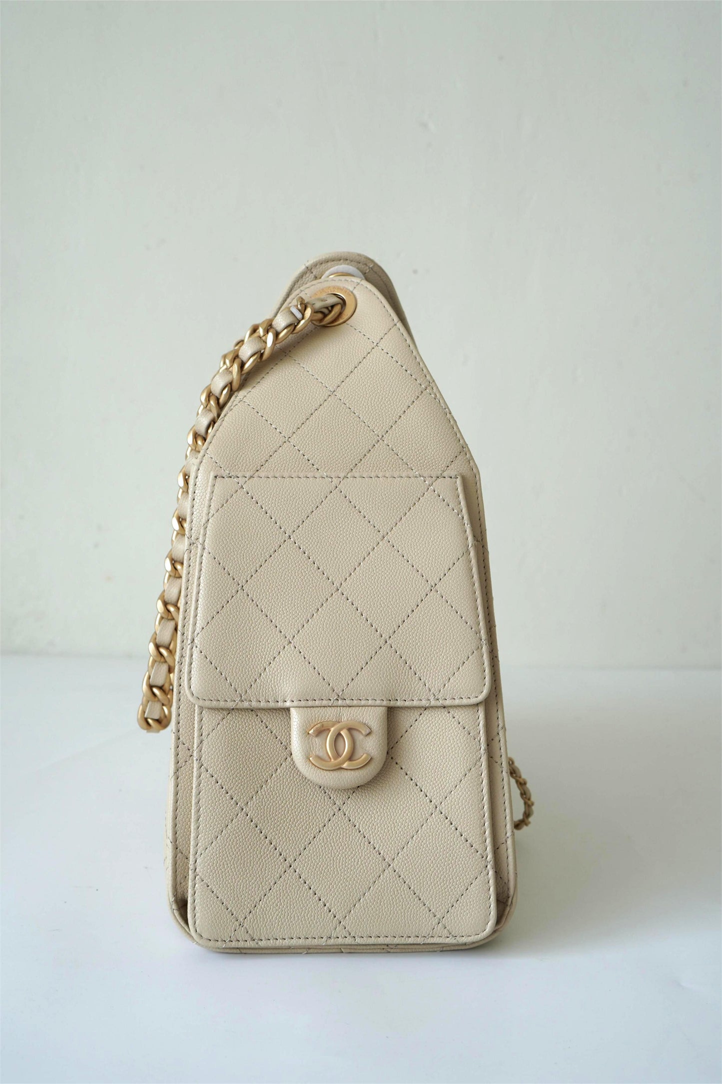 C25 Drawstring Tote in Beige Caviar Leather