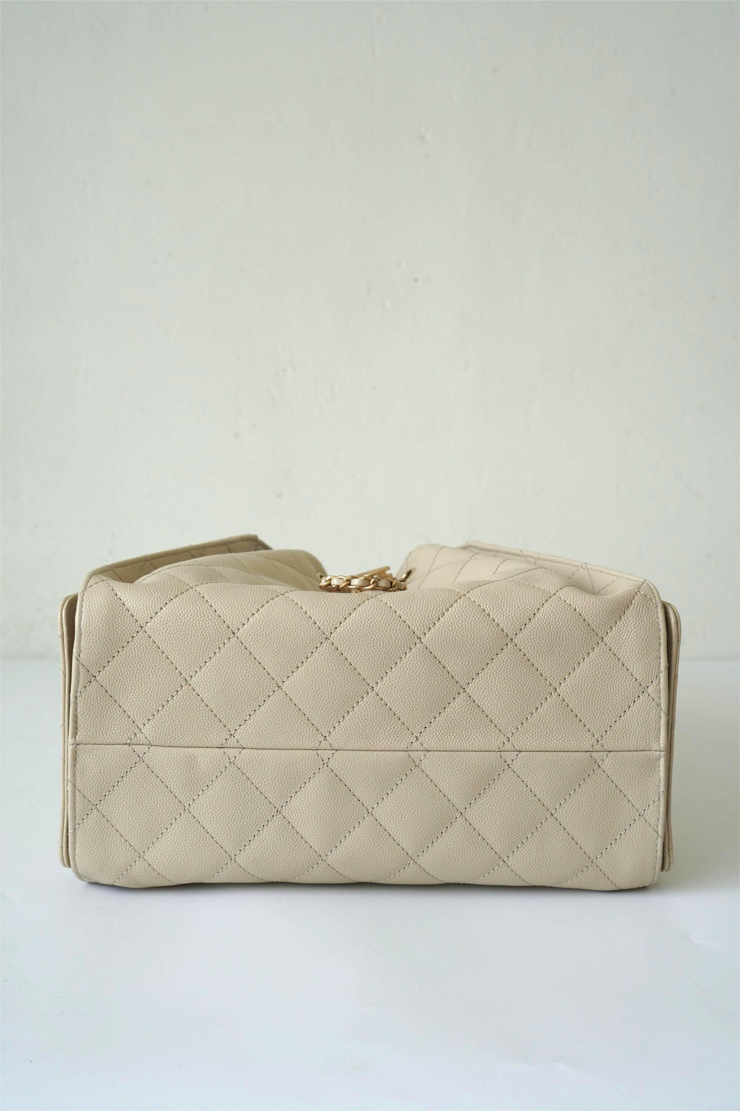 C25 Drawstring Tote in Beige Caviar Leather