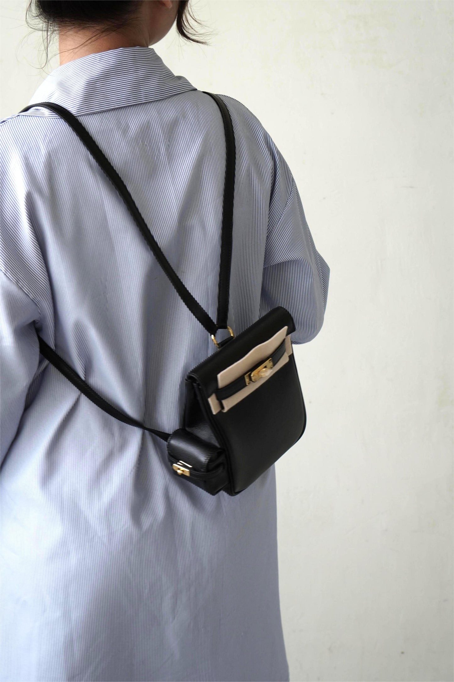 Kelly Jump Backpack in Noir Swift leather