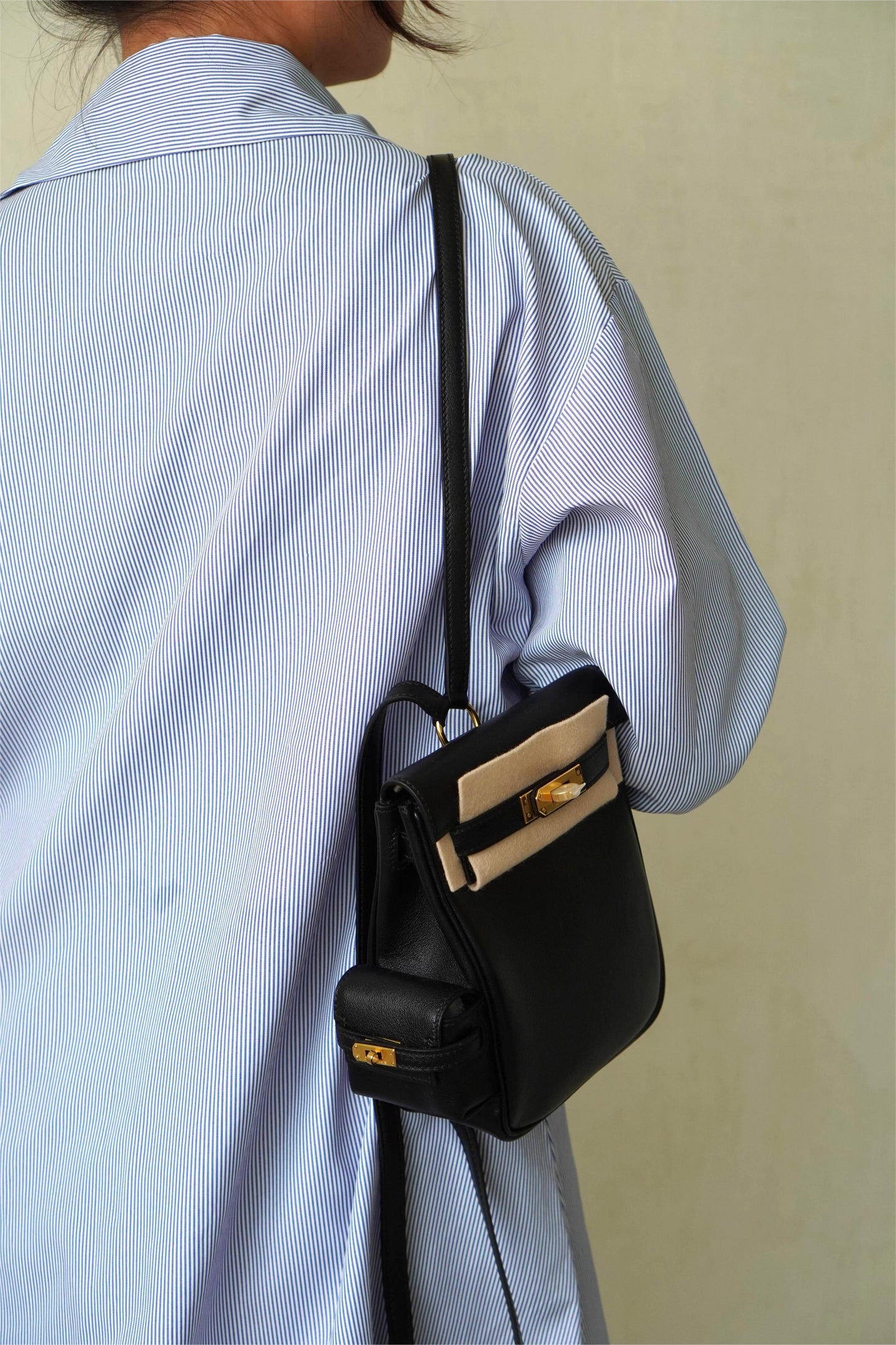 Kelly Jump Backpack in Noir Swift leather