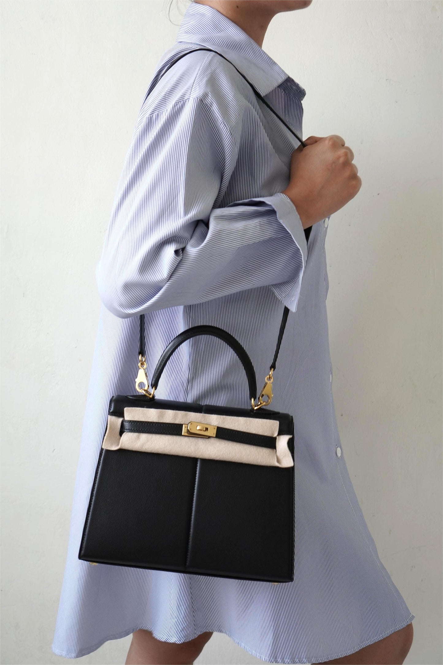 Kelly 25 Padded in Noir Swift