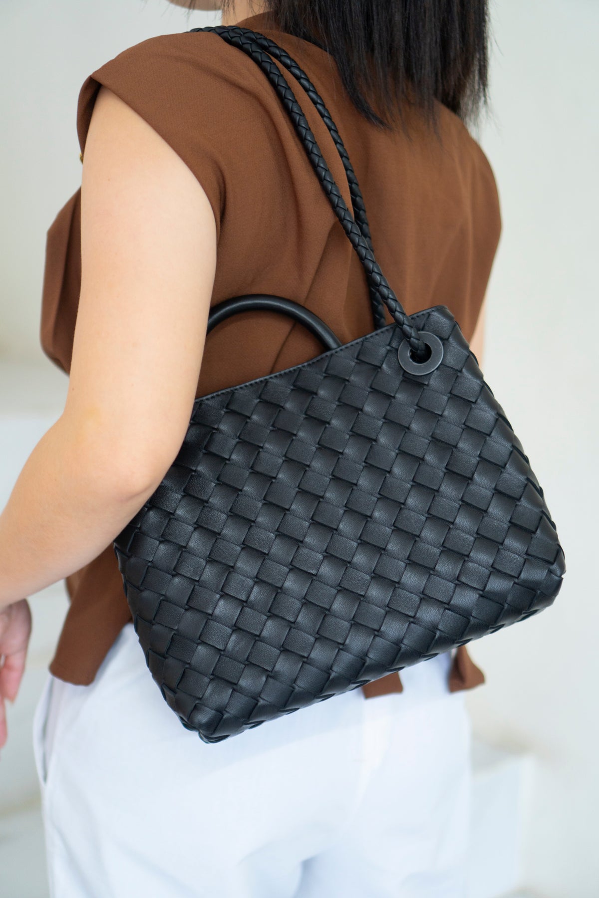 Andiamo Small – Black Intrecciato Nappa with Gold Hardware