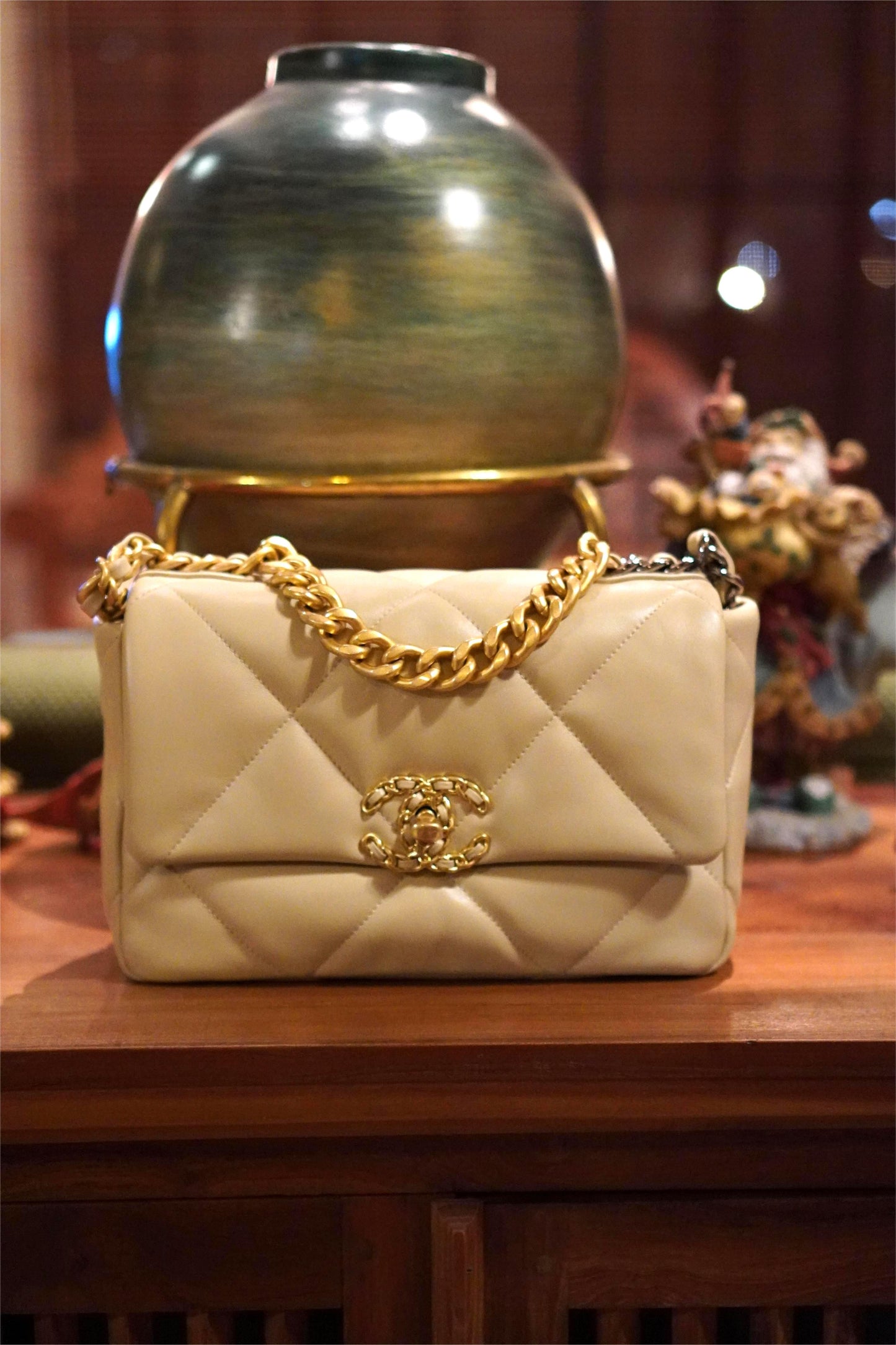 Small 19 Flap Bag in Beige Lambskin