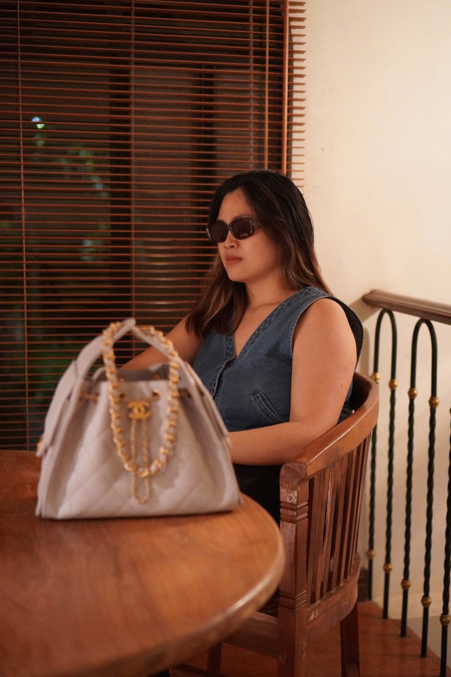 25C Small Drawstring Bag – Light Gray Caviar with Gold Hardware