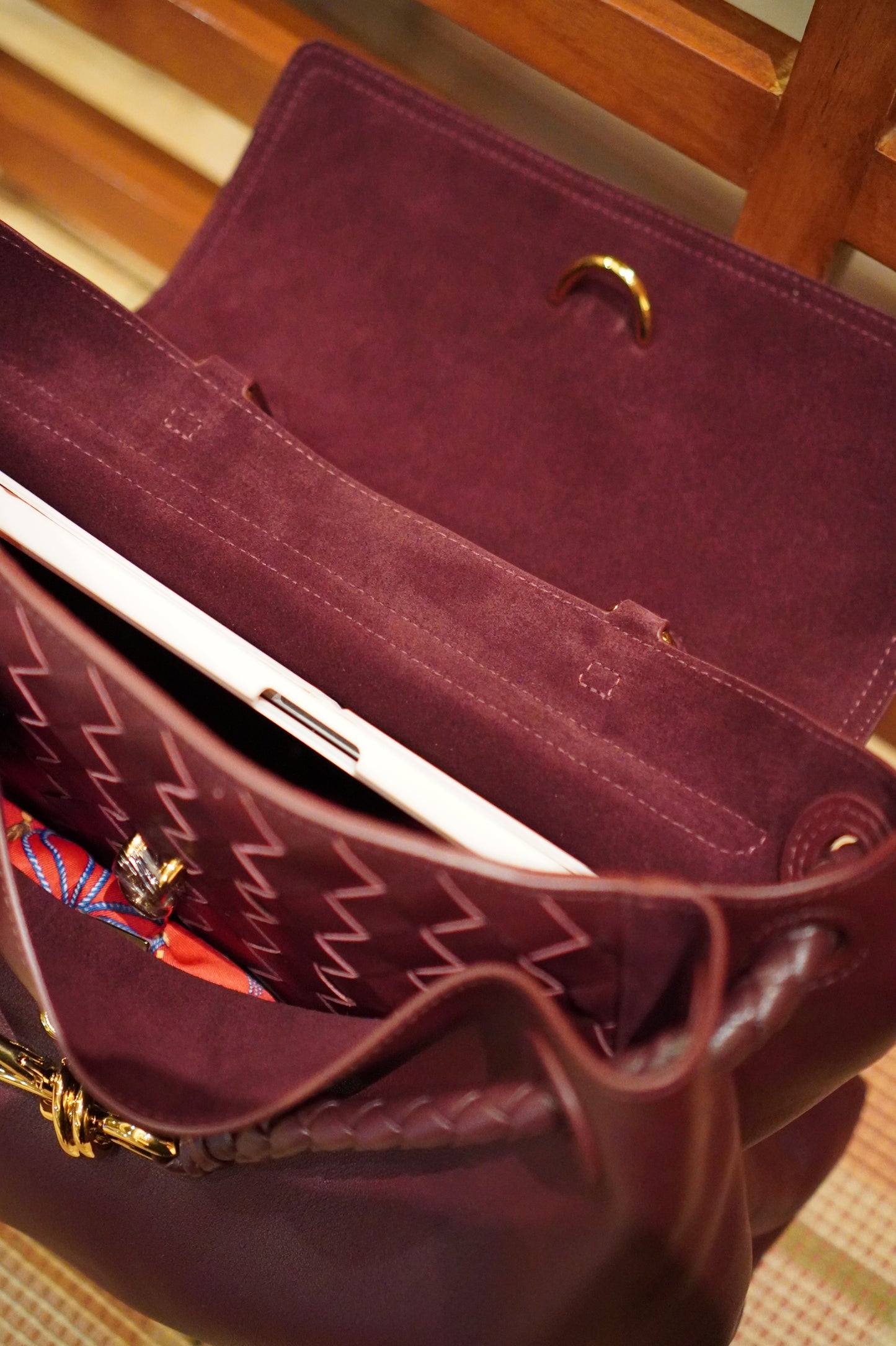 Ciao Ciao Medium in Burgundy