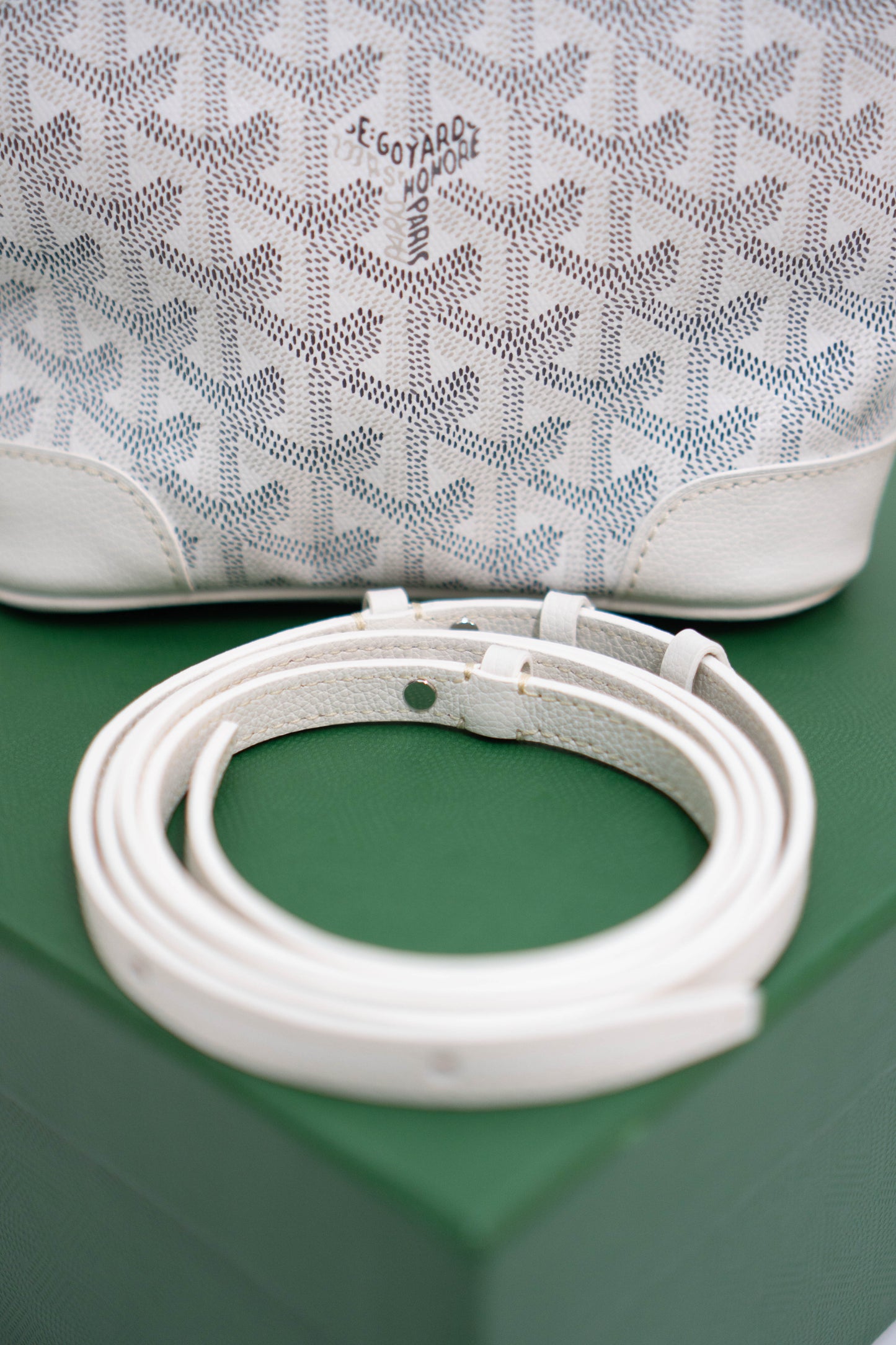 Beluga Mini bag