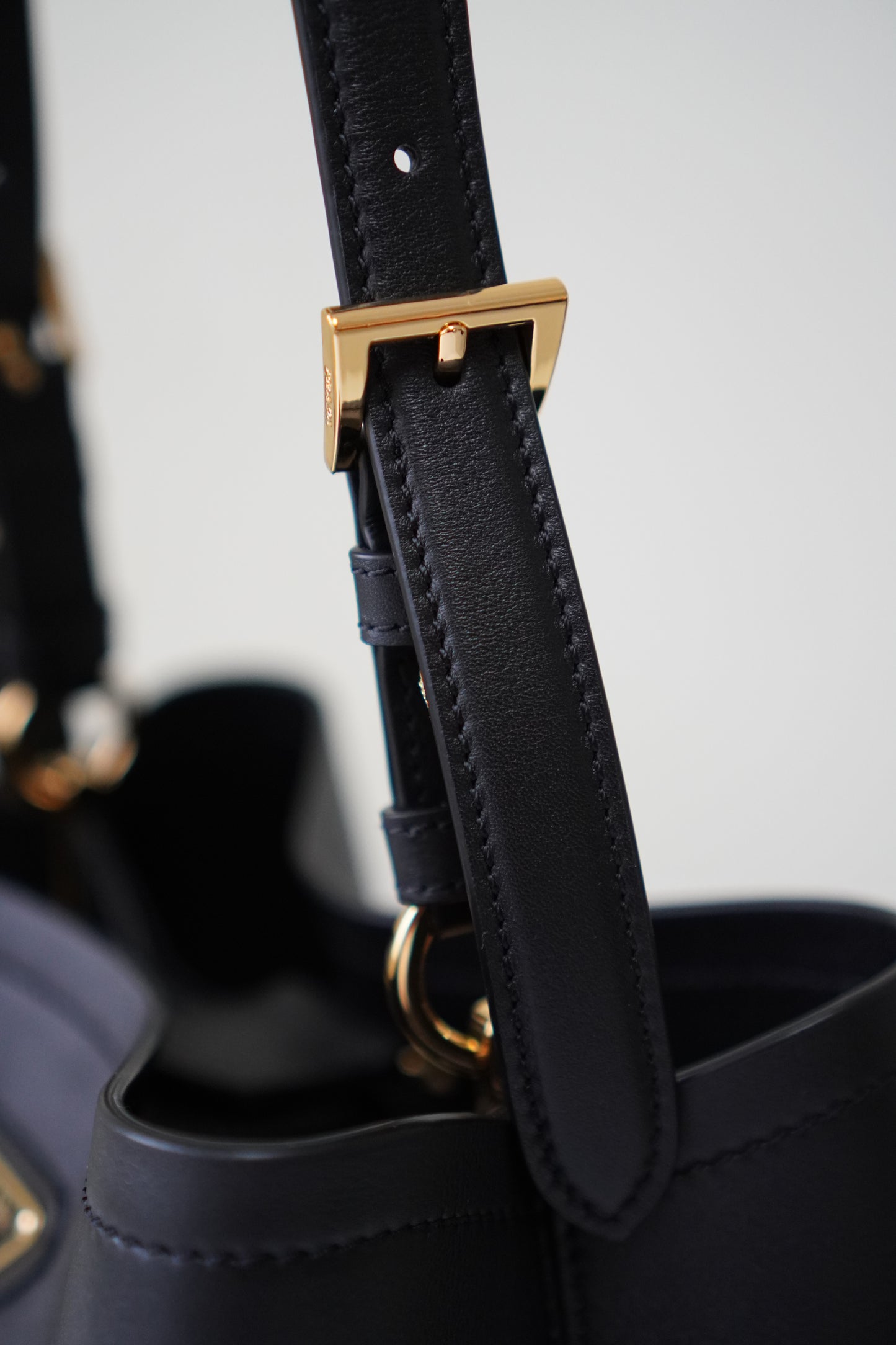 Bucket Bag in smooth Nappa leather