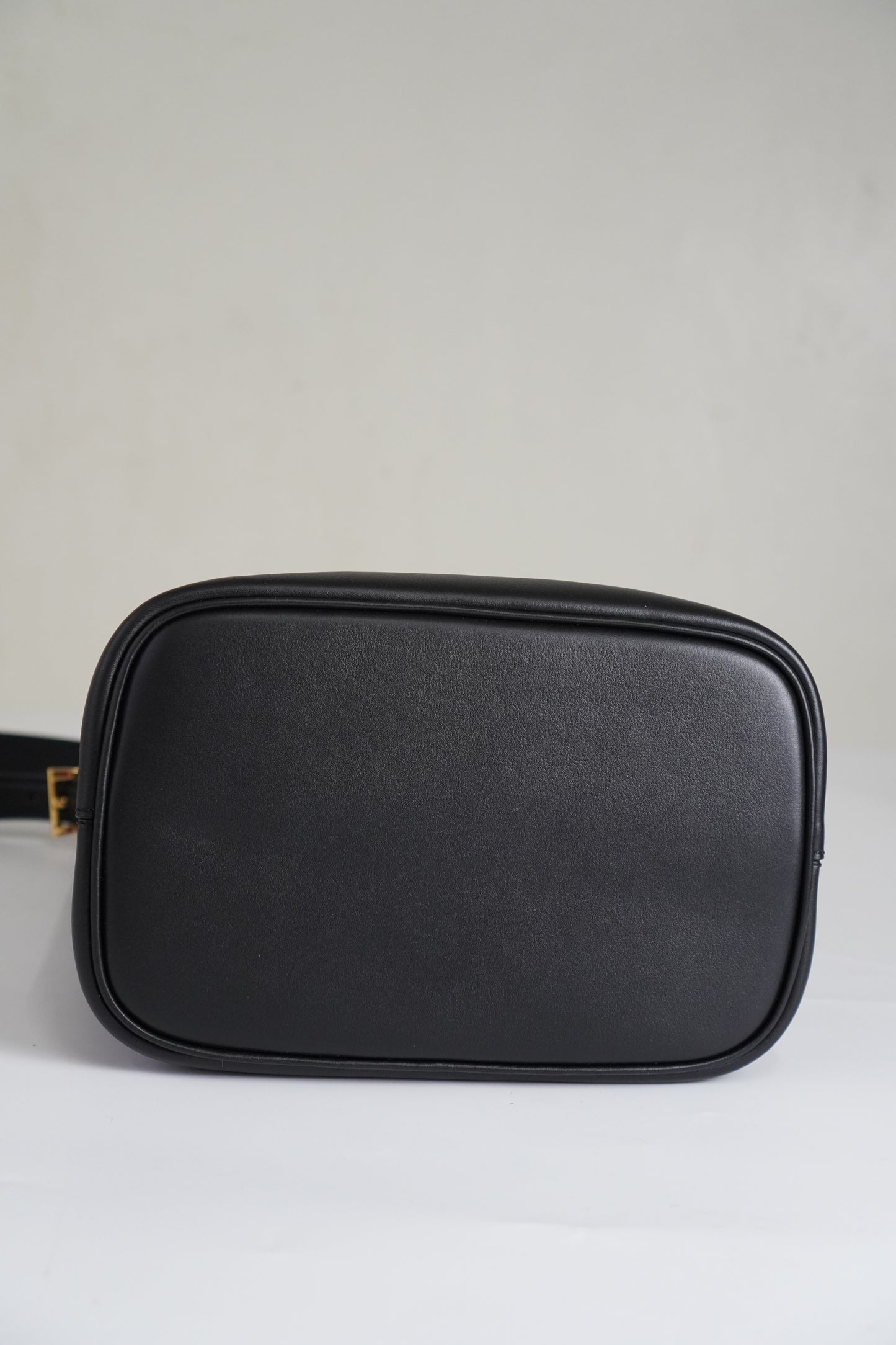 Bucket Bag in smooth Nappa leather