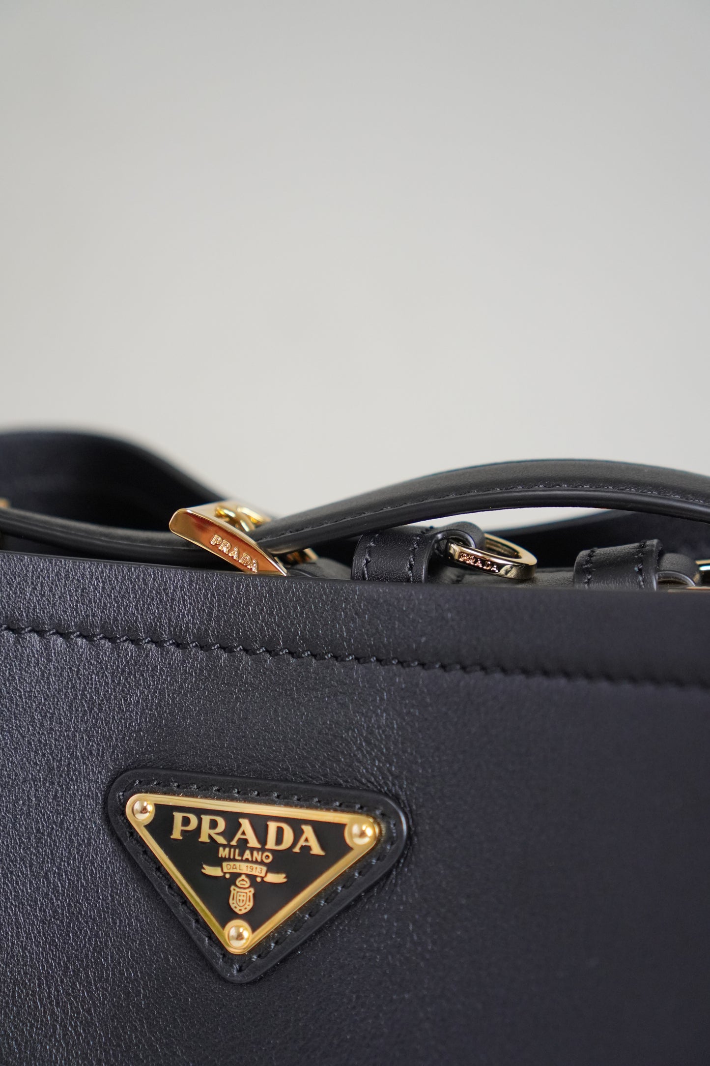 Bucket Bag in smooth Nappa leather
