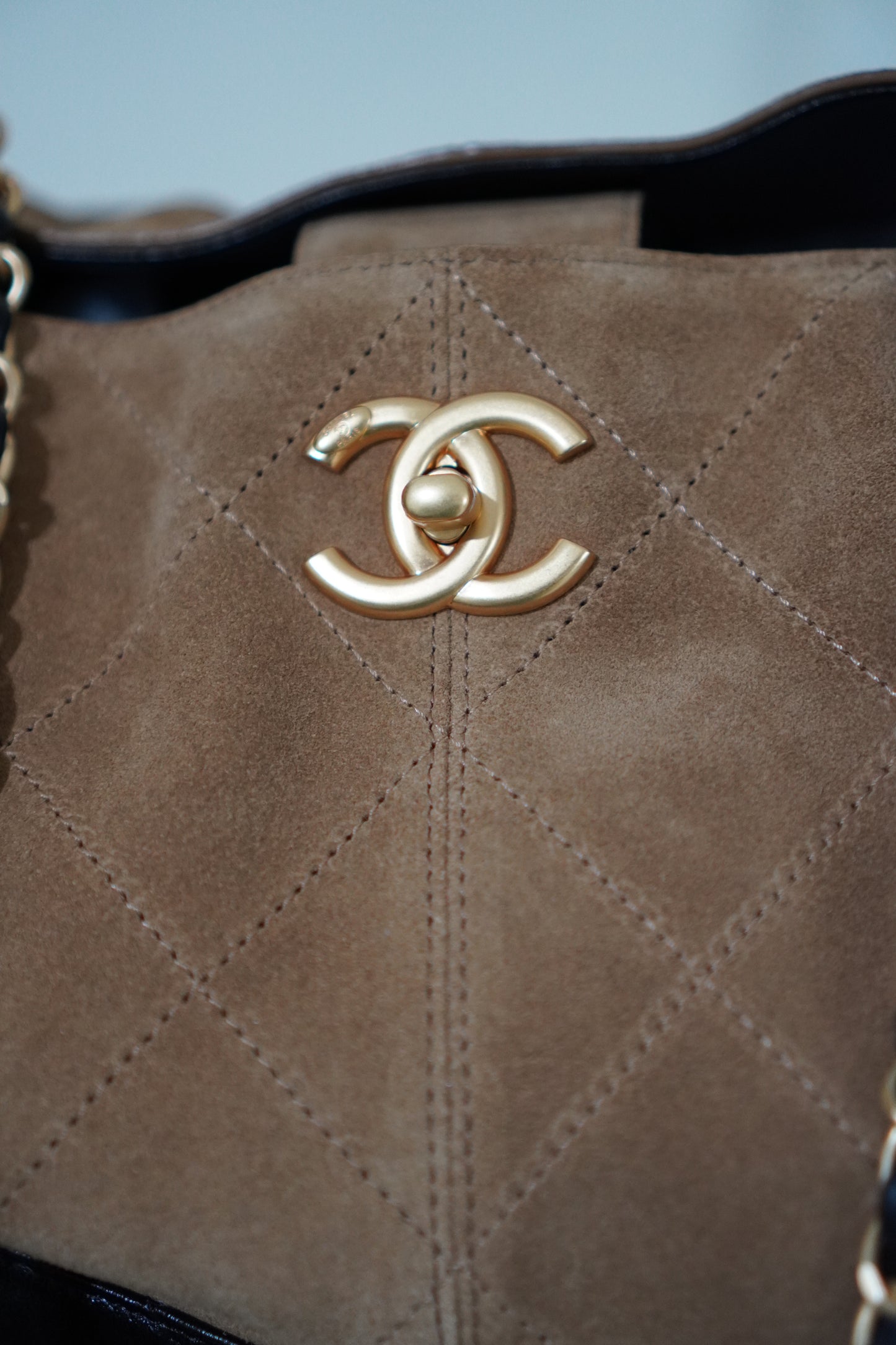 25A Suede Hobo