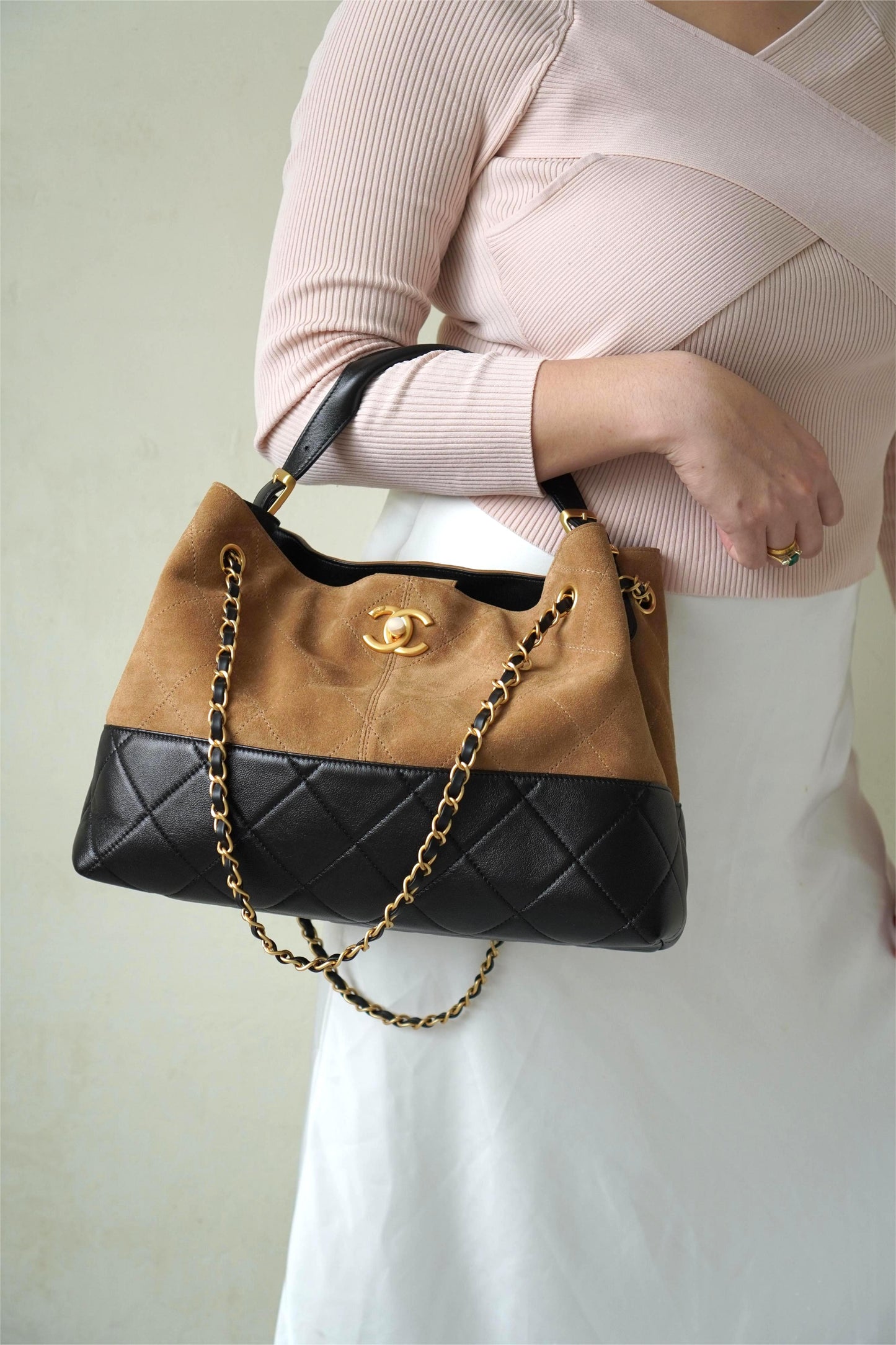 25A Suede Hobo