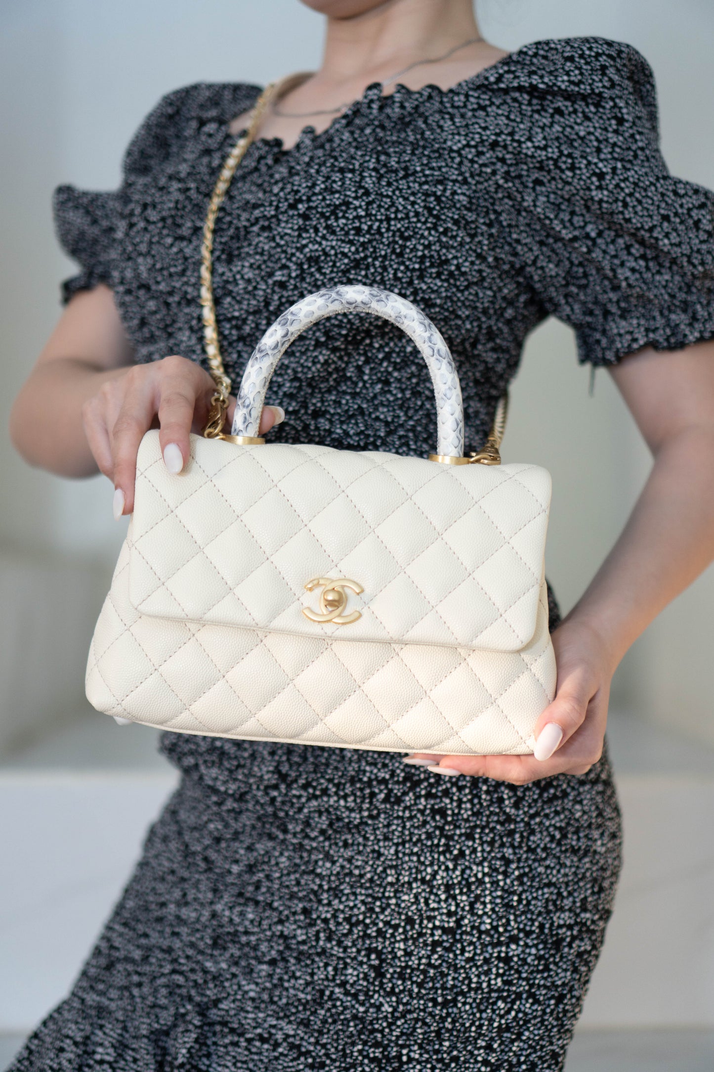 Small Coco Handle in Pearl Caviar Leather & Elaphe Snake Skin with Gold Hardware