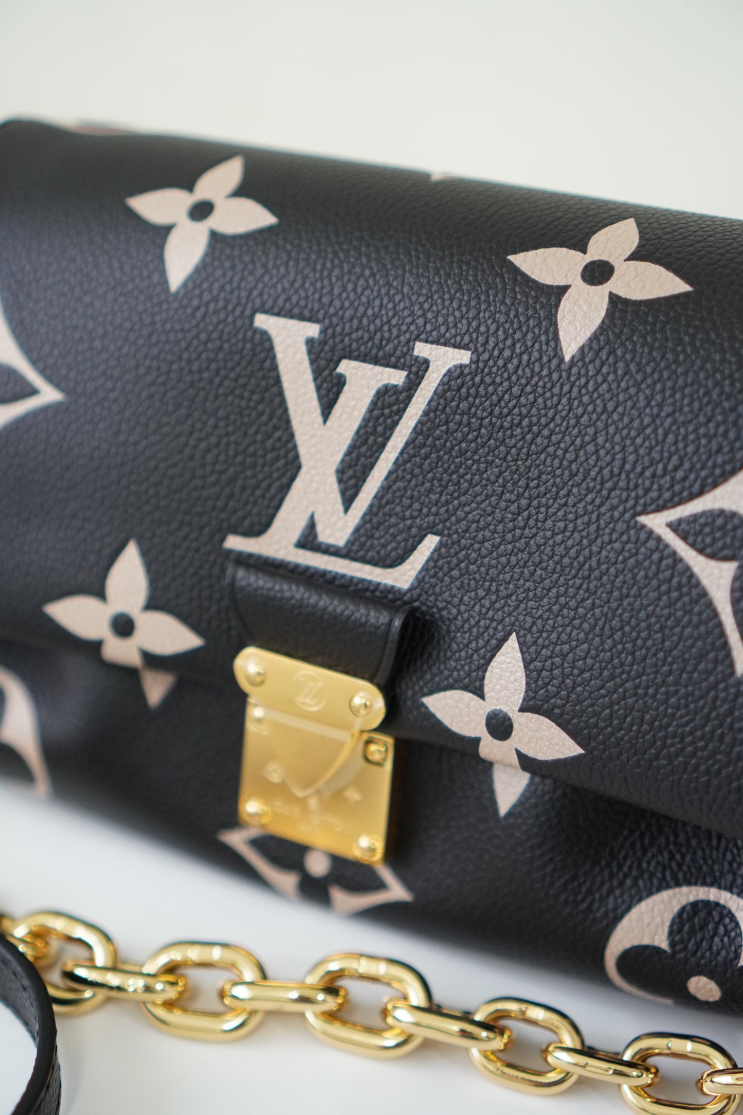 Favorite MM in Bicolor Empreinte Leather