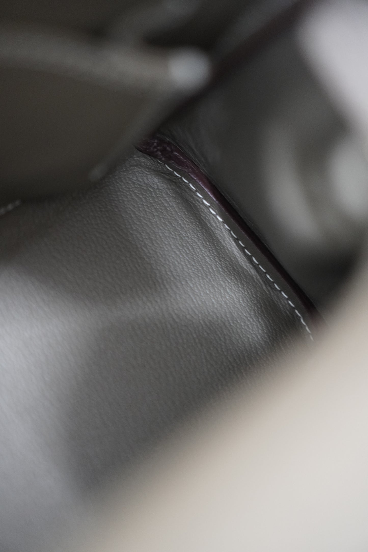 Kelly 25 in Etoupe Togo leather