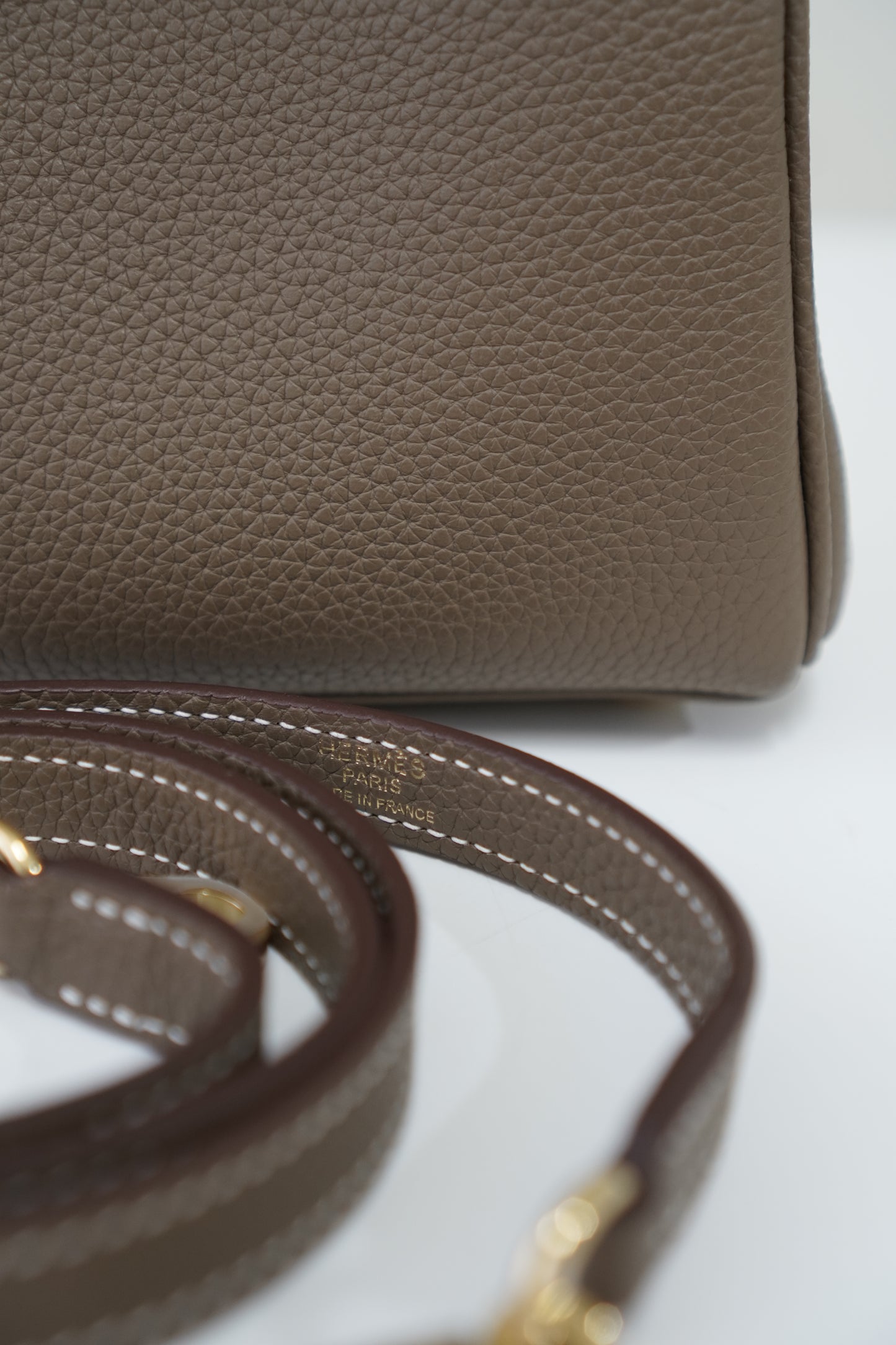 Kelly 25 in Etoupe Togo leather