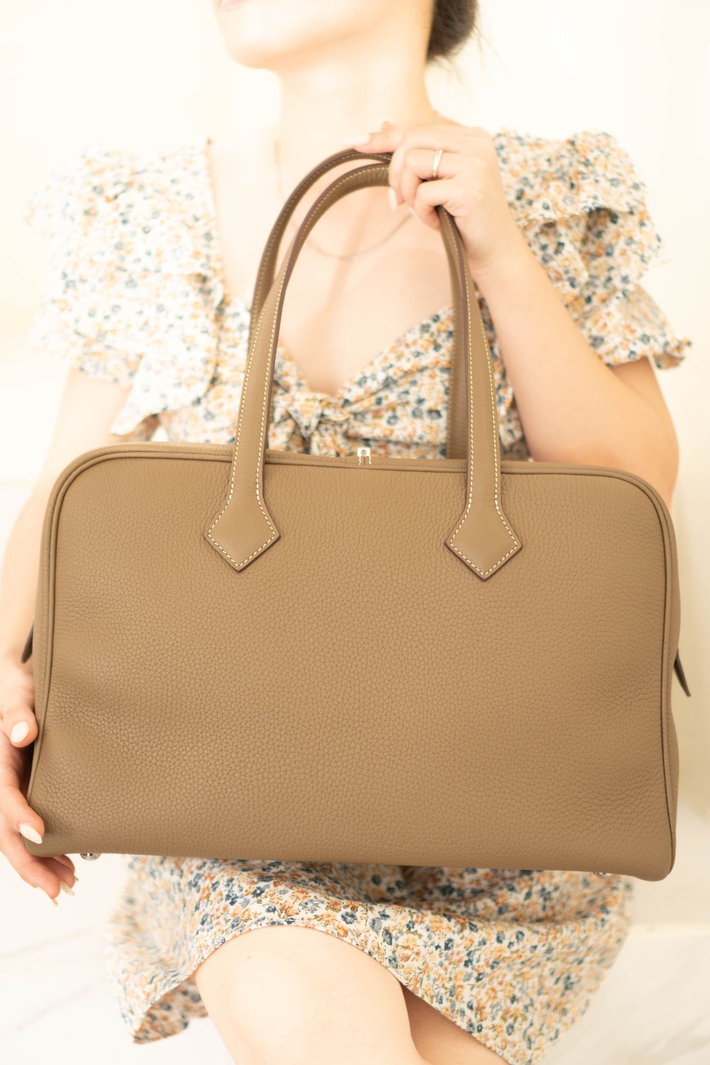 Victoria II 35 in Etoupe Taurillon Clemence with Palladium Hardware