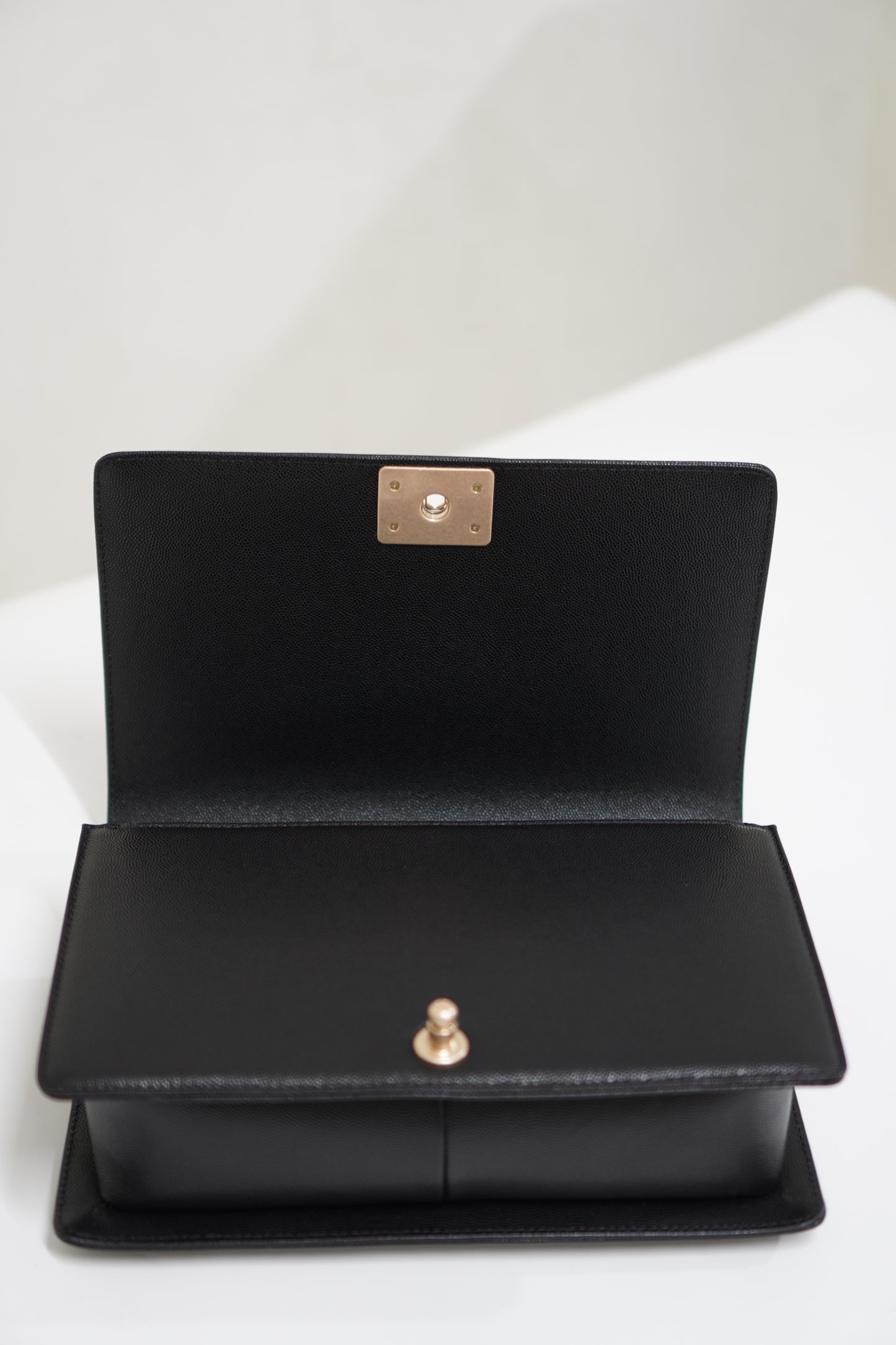 Le Boy New Medium in Black Caviar