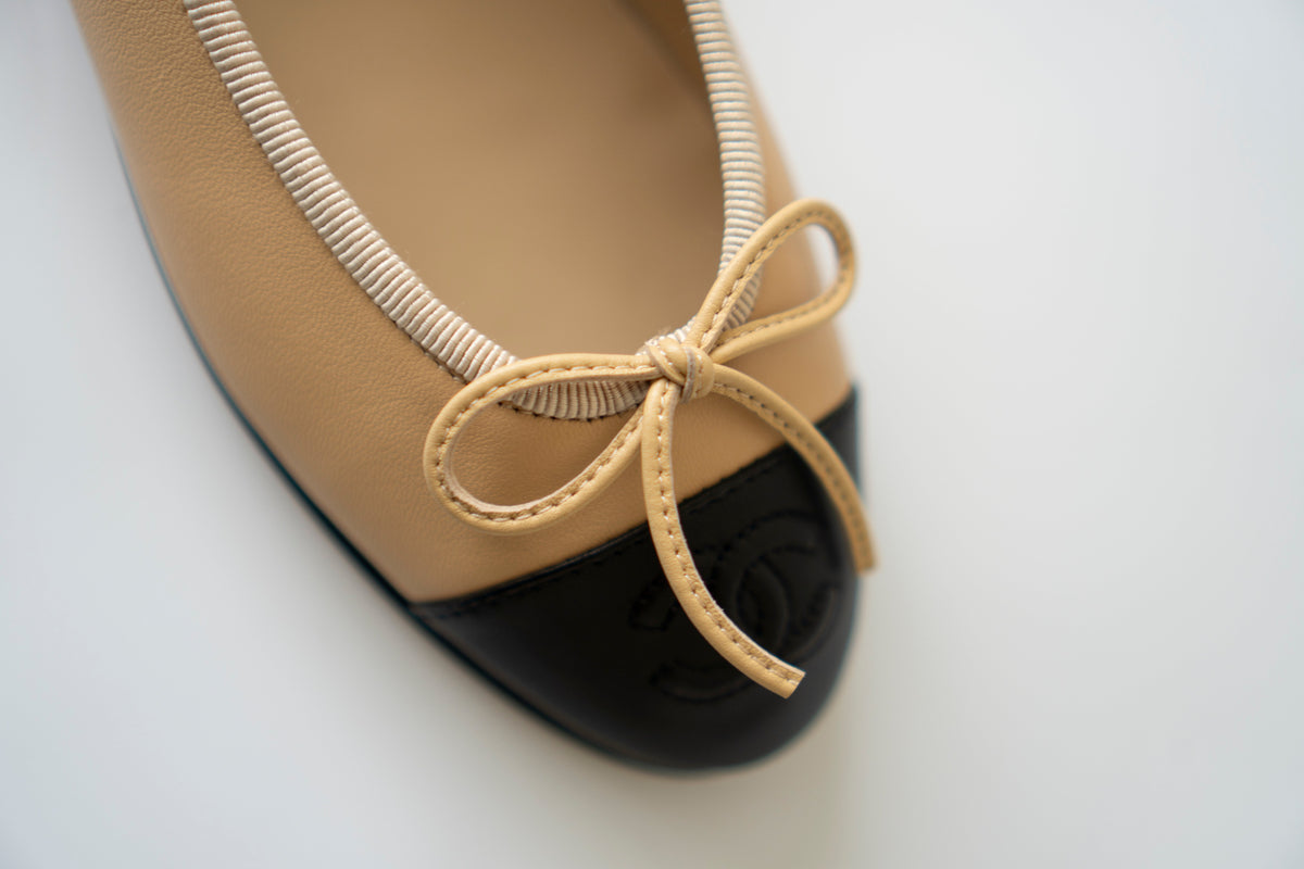 Ballet Flats – Beige & Black Lambskin