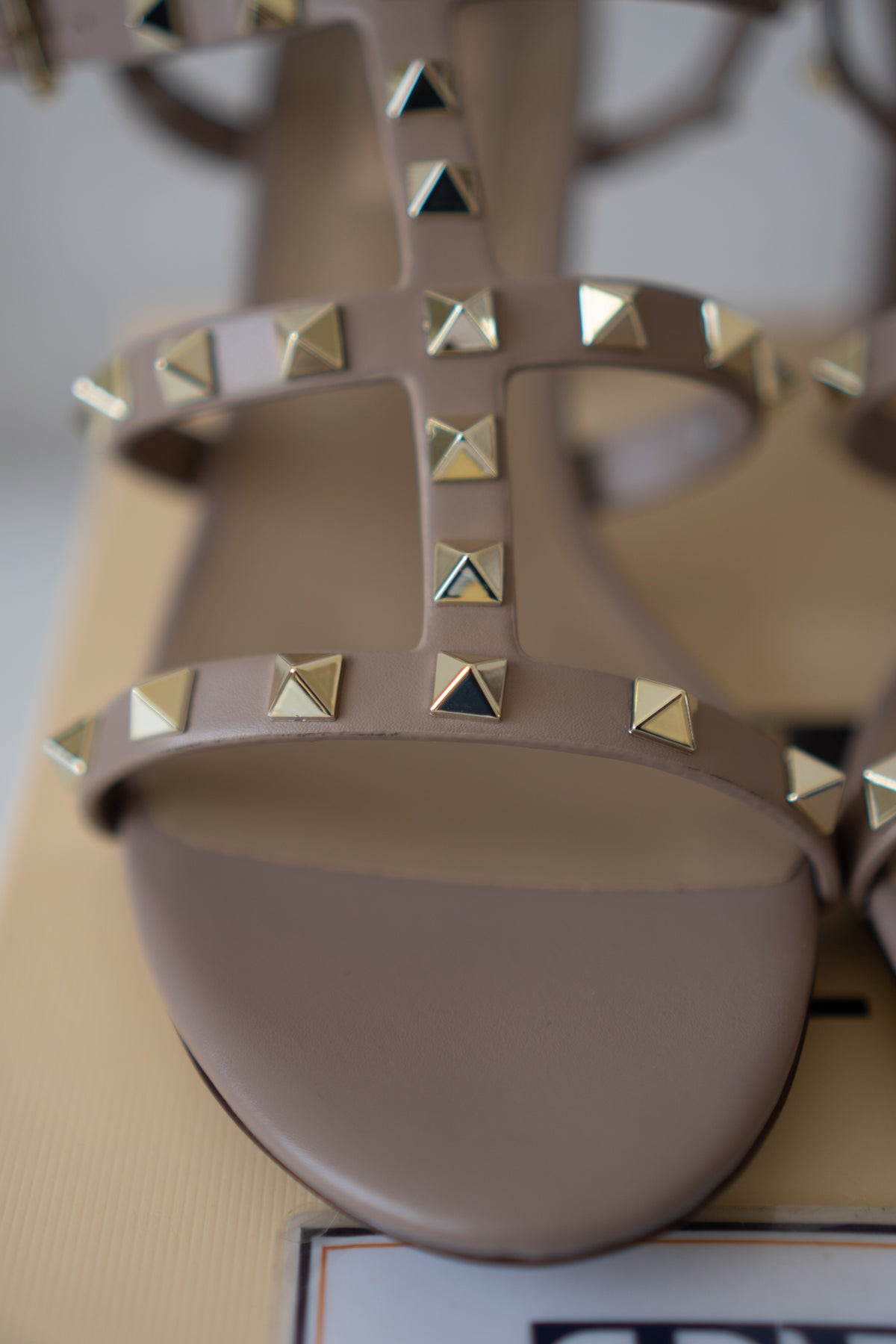 Rockstud Caged Block-Heel Sandals – Taupe / Warm Beige Leather