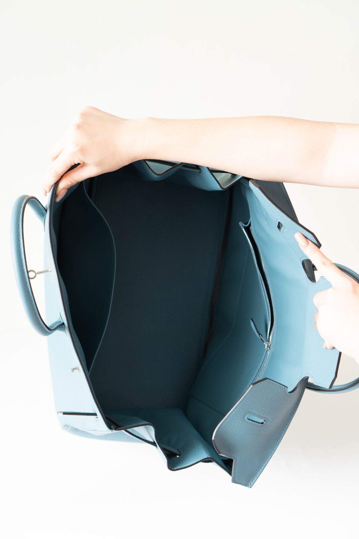 BK 40 – Blue Jean Togo Leather with Palladium Hardware