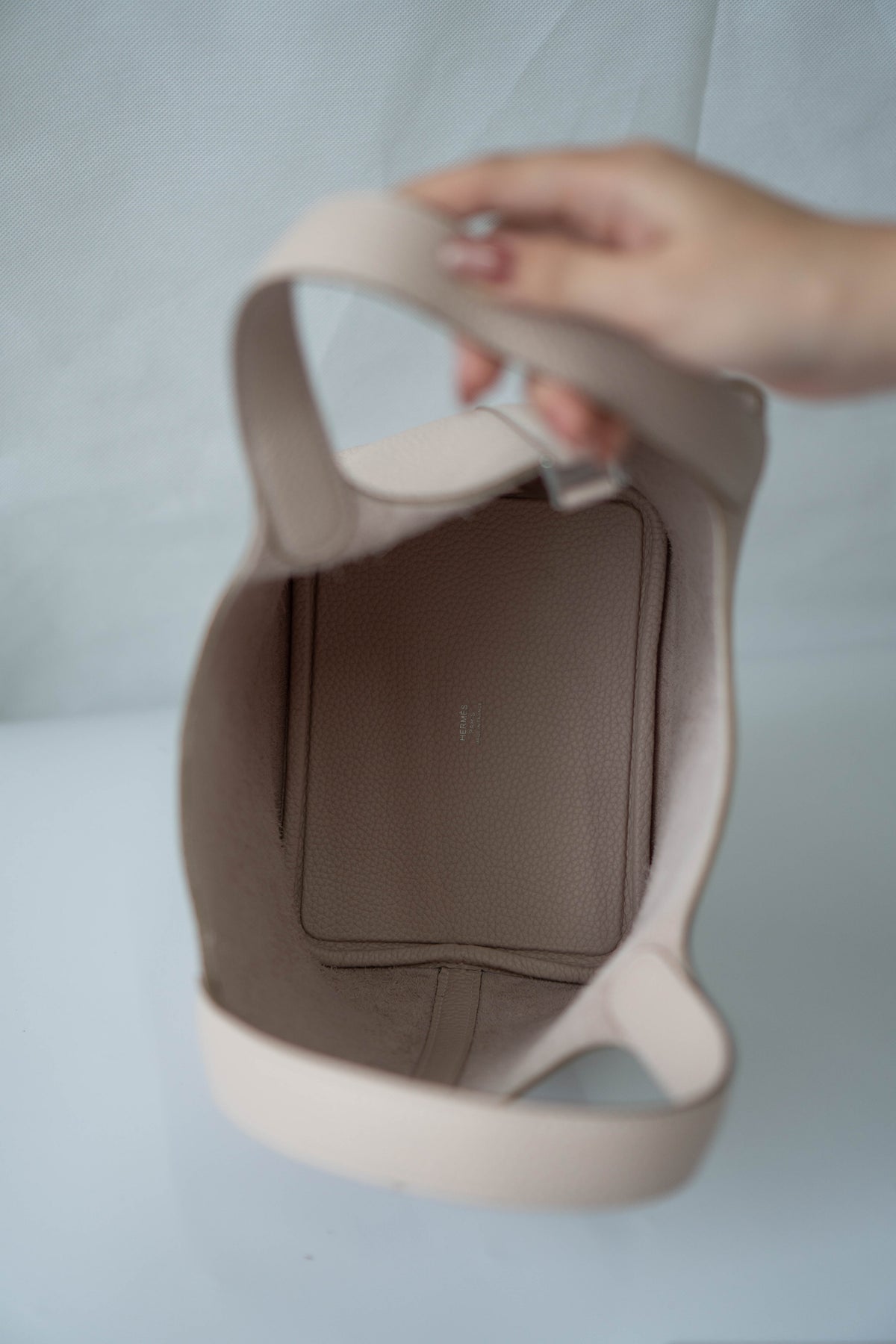 Pico Bucket Bag 18 – Mauve Pale Clemence with Palladium Hardware