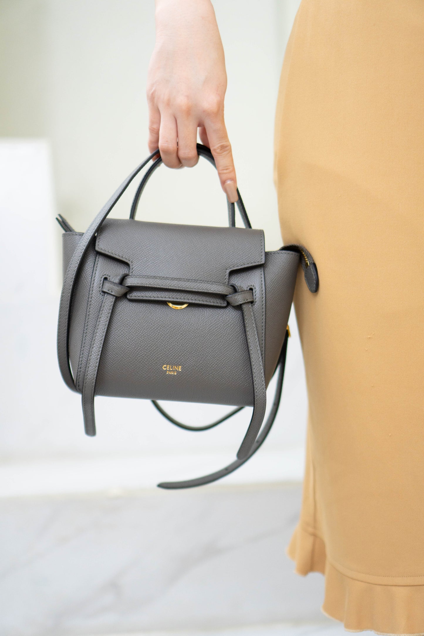 Pico Belt in Grey Calfskin with Gold Hardware