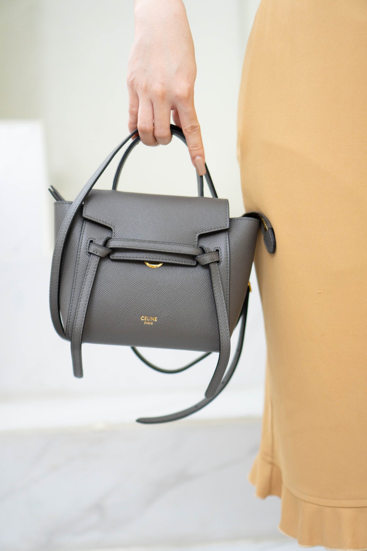 Pico Belt in Grey Calfskin with Gold Hardware