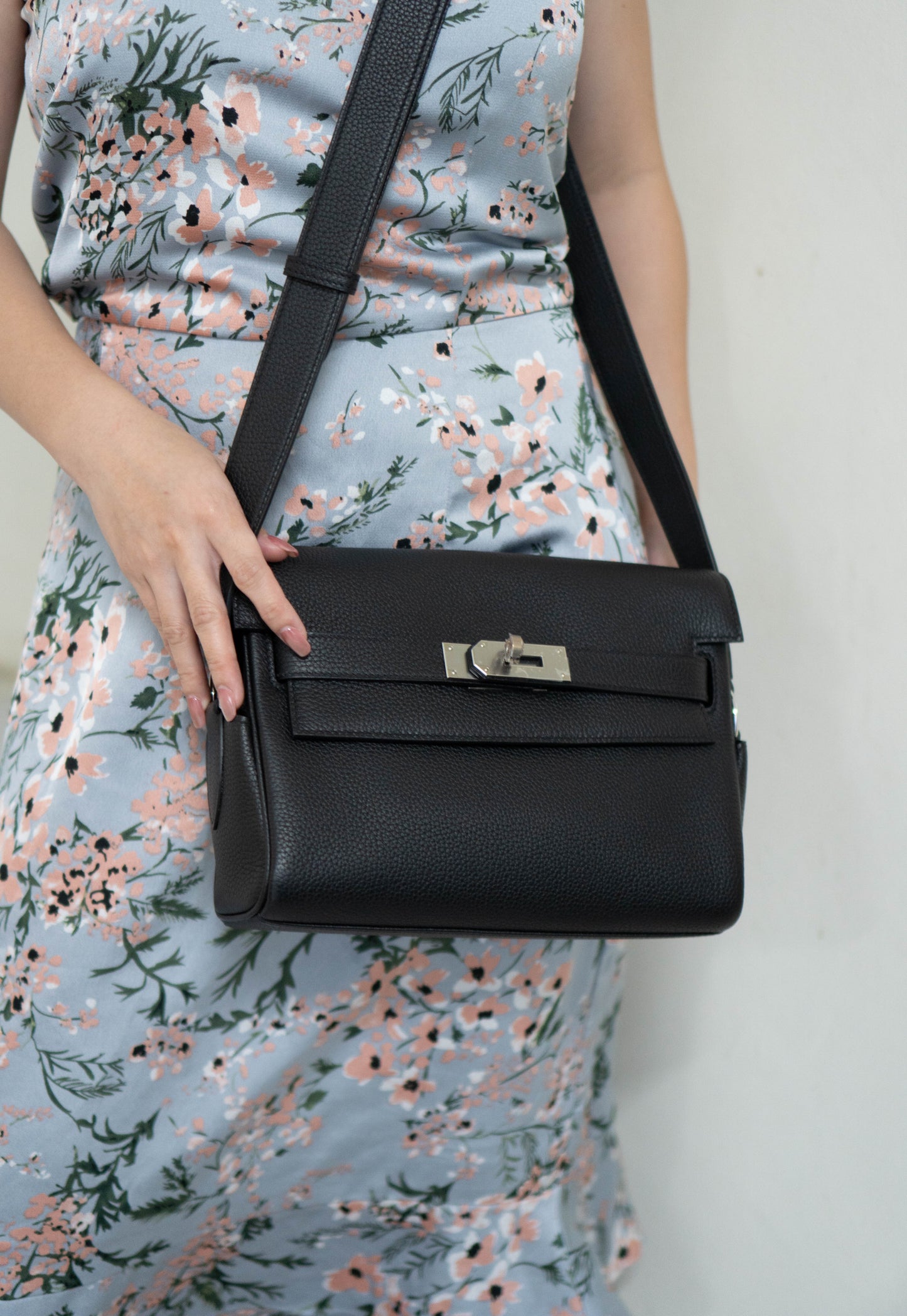 KL Messenger – Noir Togo (With Intricate Leather Veining) with Palladium Hardware