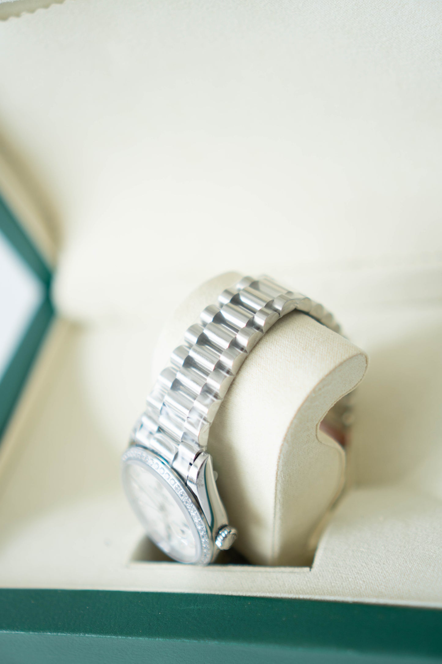 Day 36 in 18k plated white gold, gems-set bezel President bracelet watch