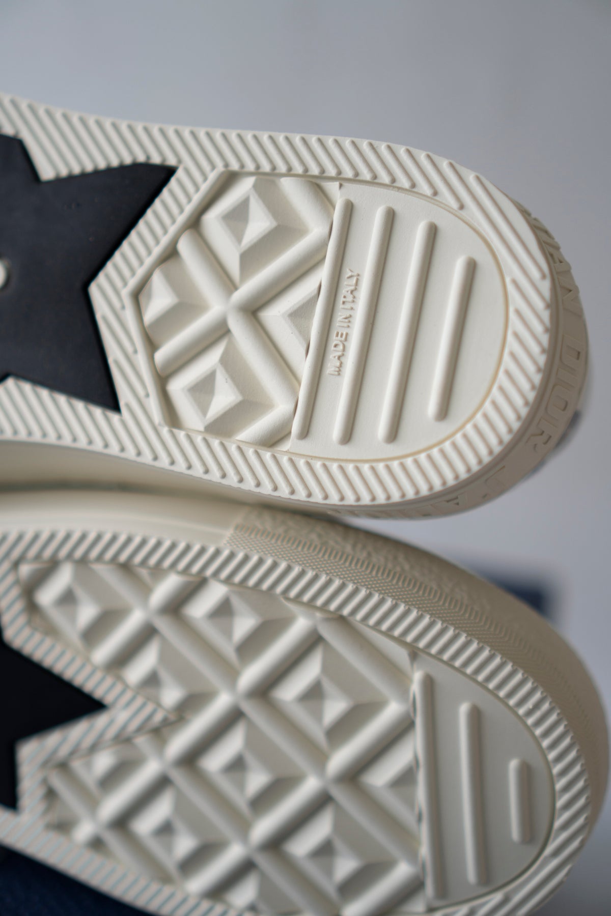 Embroidered Canvas Low-Top Sneakers – Stone Gray