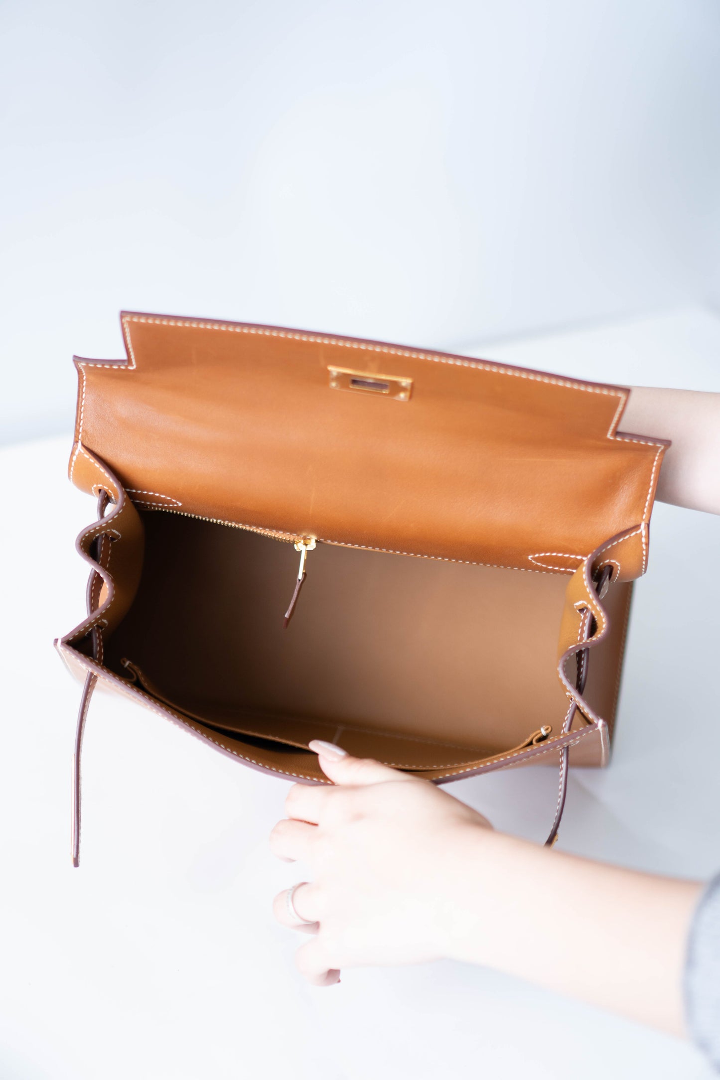 KL 28 Sellier in Barenia Leather with Gold Hardware