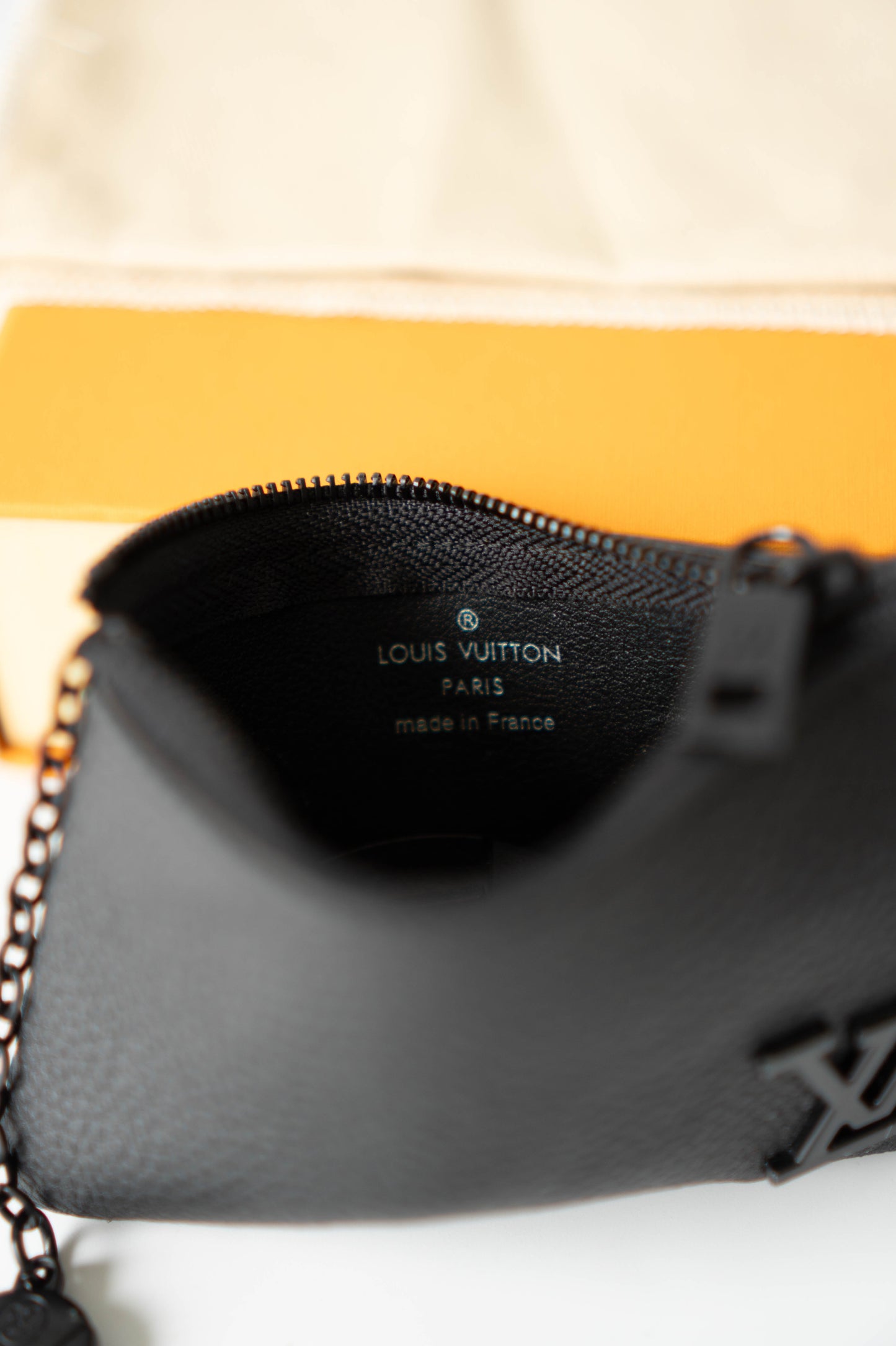 Pochette Clés Key Pouch in Aerogram Black leather with Black Hardware (Pre-Loved)