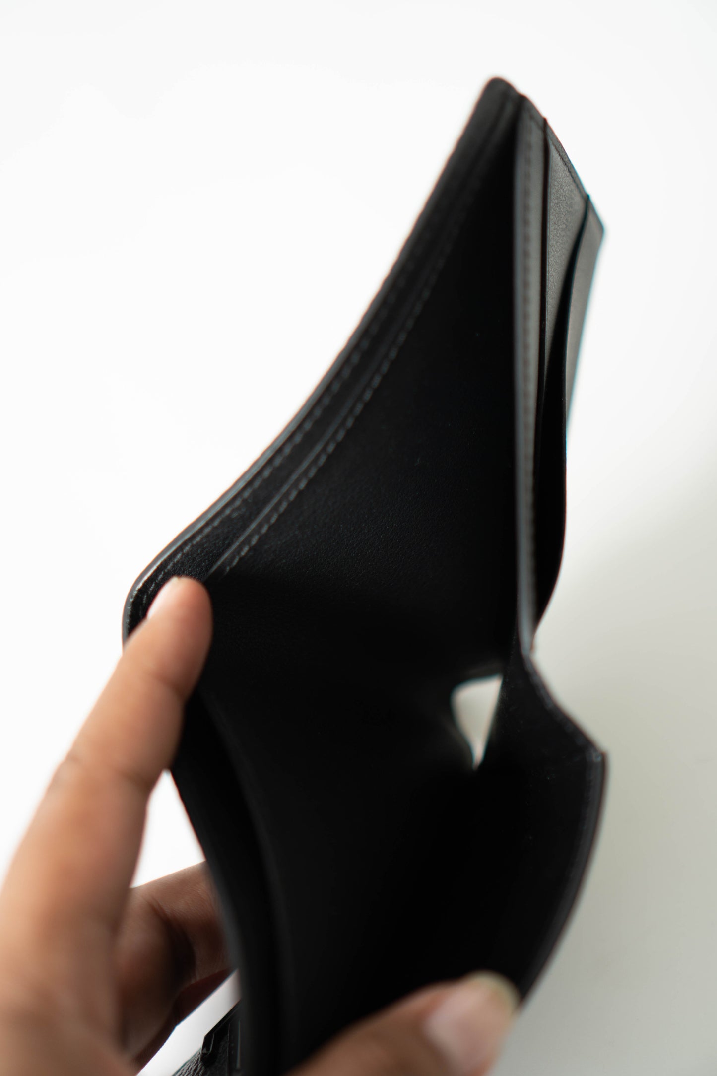 Multiple Wallet in Noir Calfskin leather with Black LV Aerogram (Pre-loved)