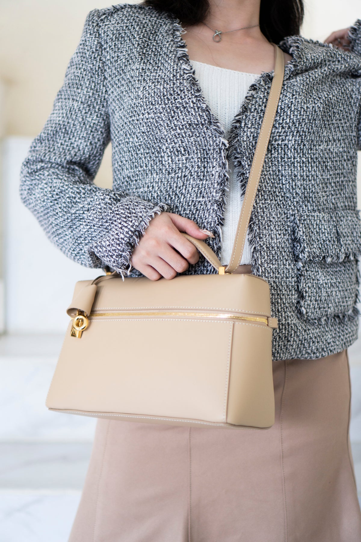 Extra Bag L27 – Light Mastic Smooth Calfskin with Gold Hardware
