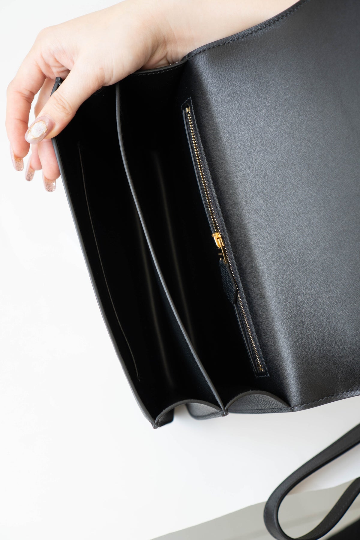 Constanc 24 Noir Epsom Calfskin with Gold Hardware