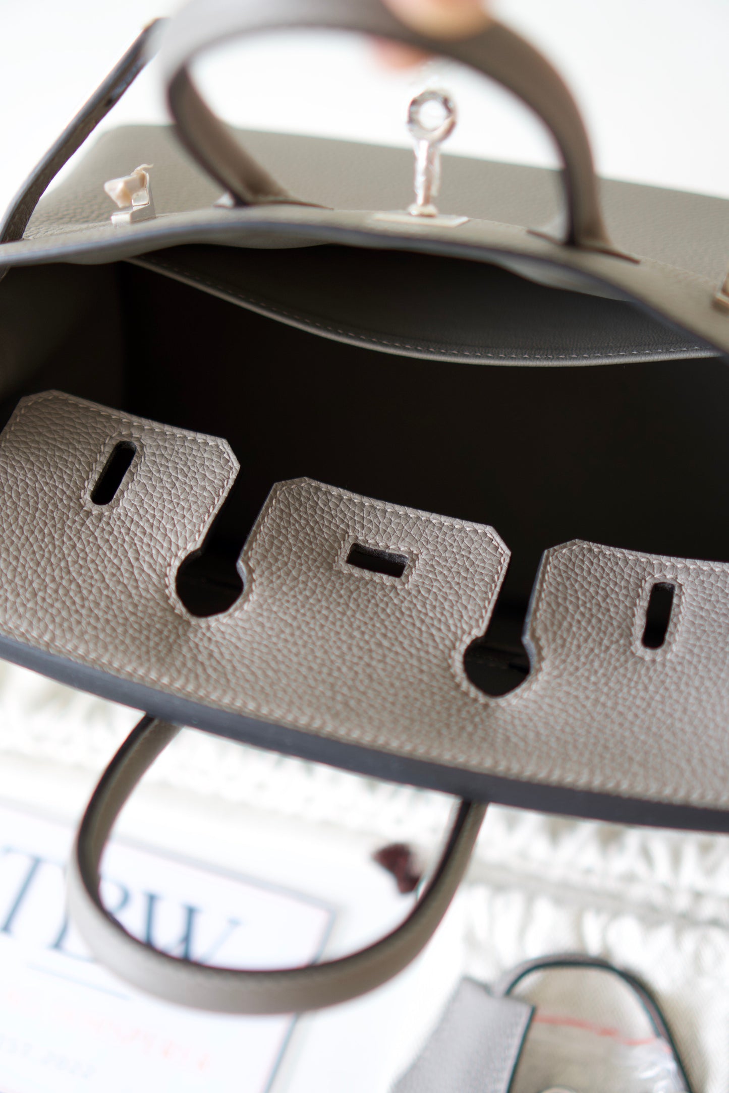 BK 25 – Gris Meyer Togo Leather with Palladium Hardware